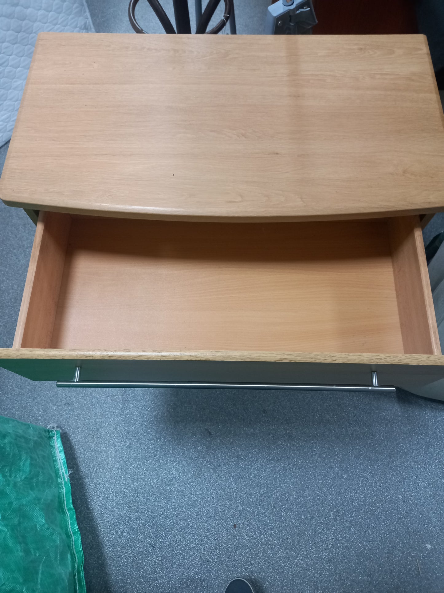 Chest of Drawers with Bedside Table (260905)