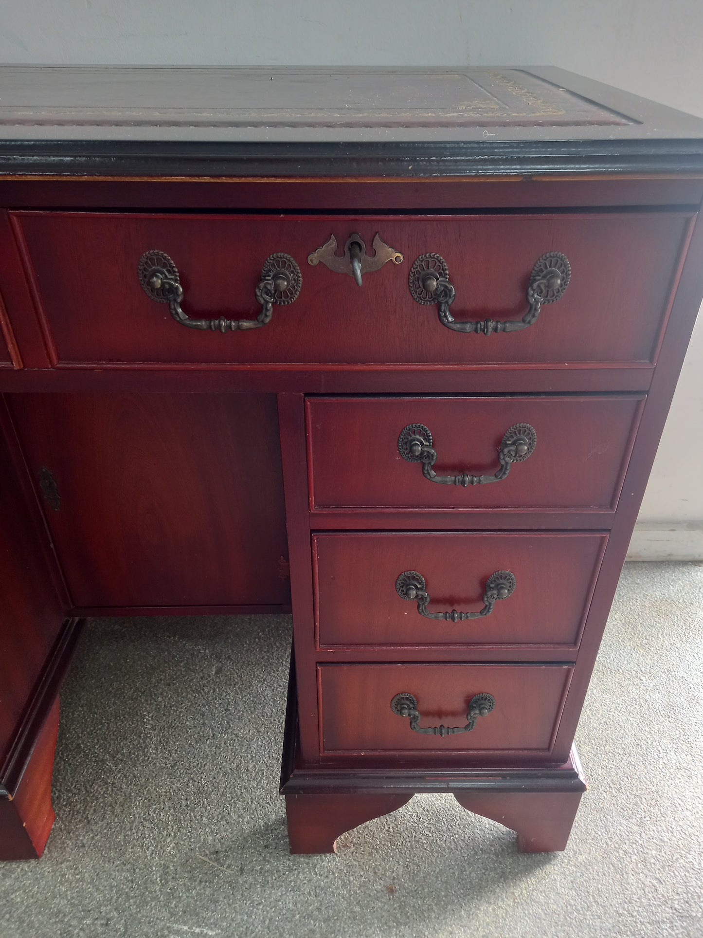 Small Antique Desk (230903)