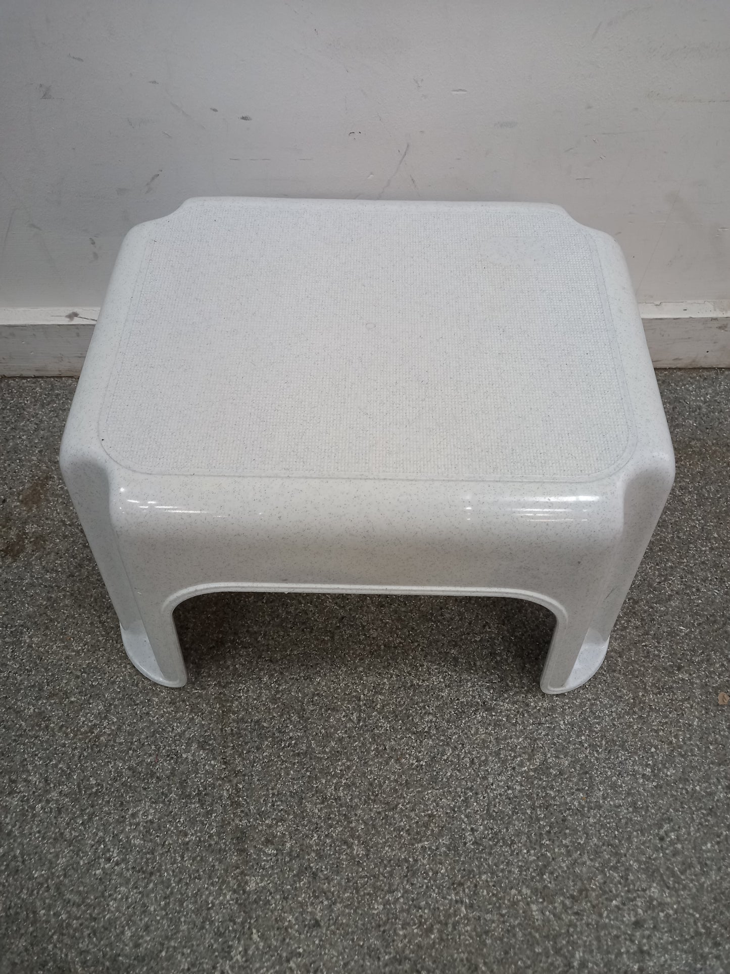 Stool (04112508)