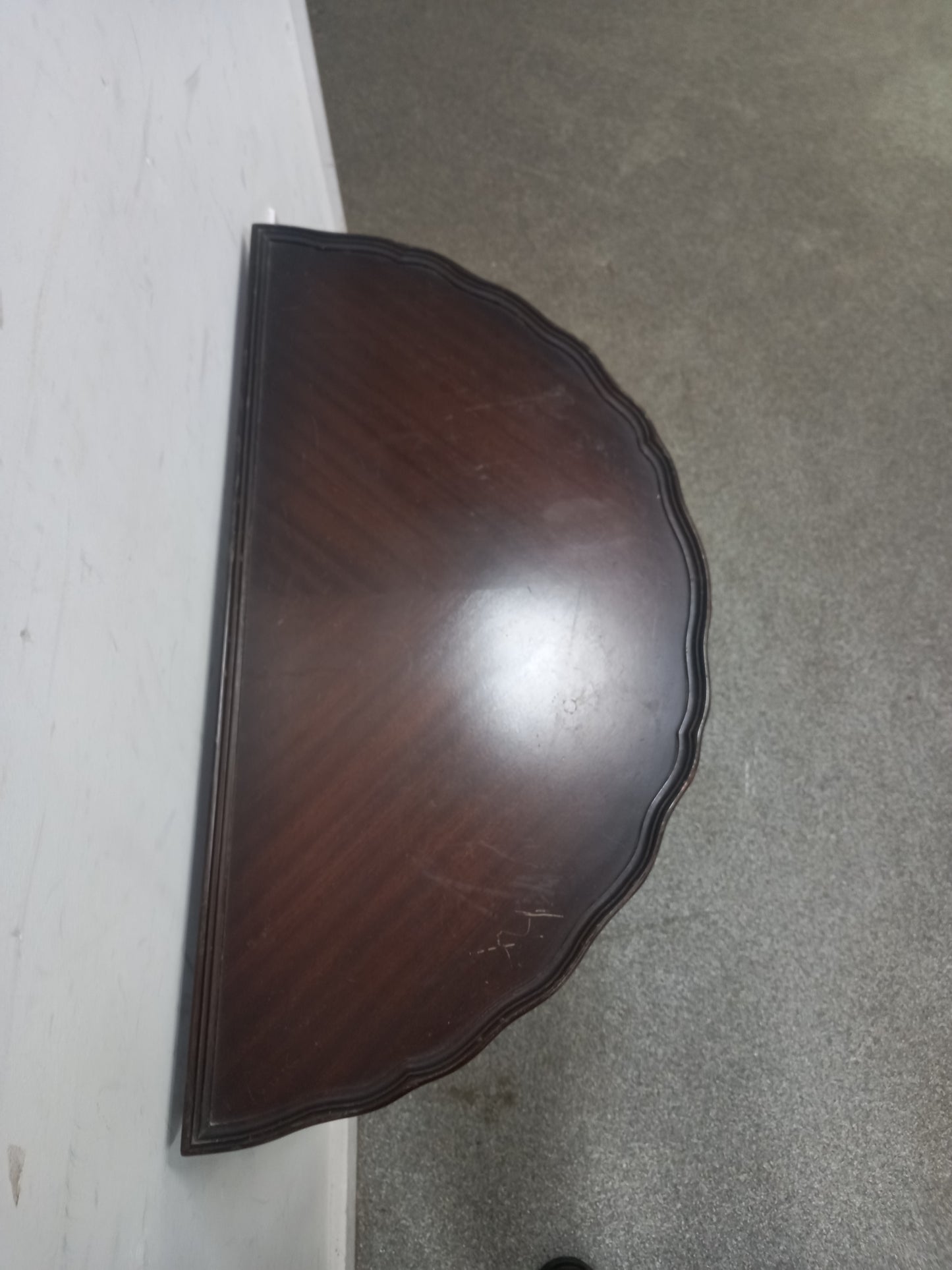 Lune Table (240901)