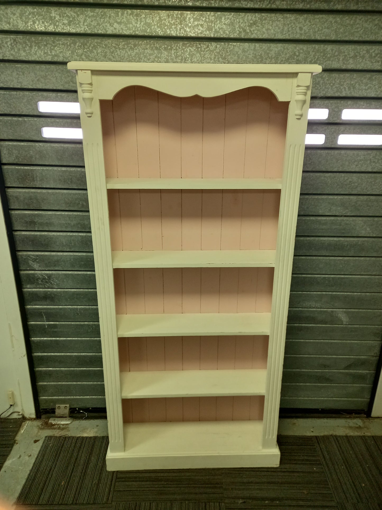 Painted wooden Bookcase (011003) site b