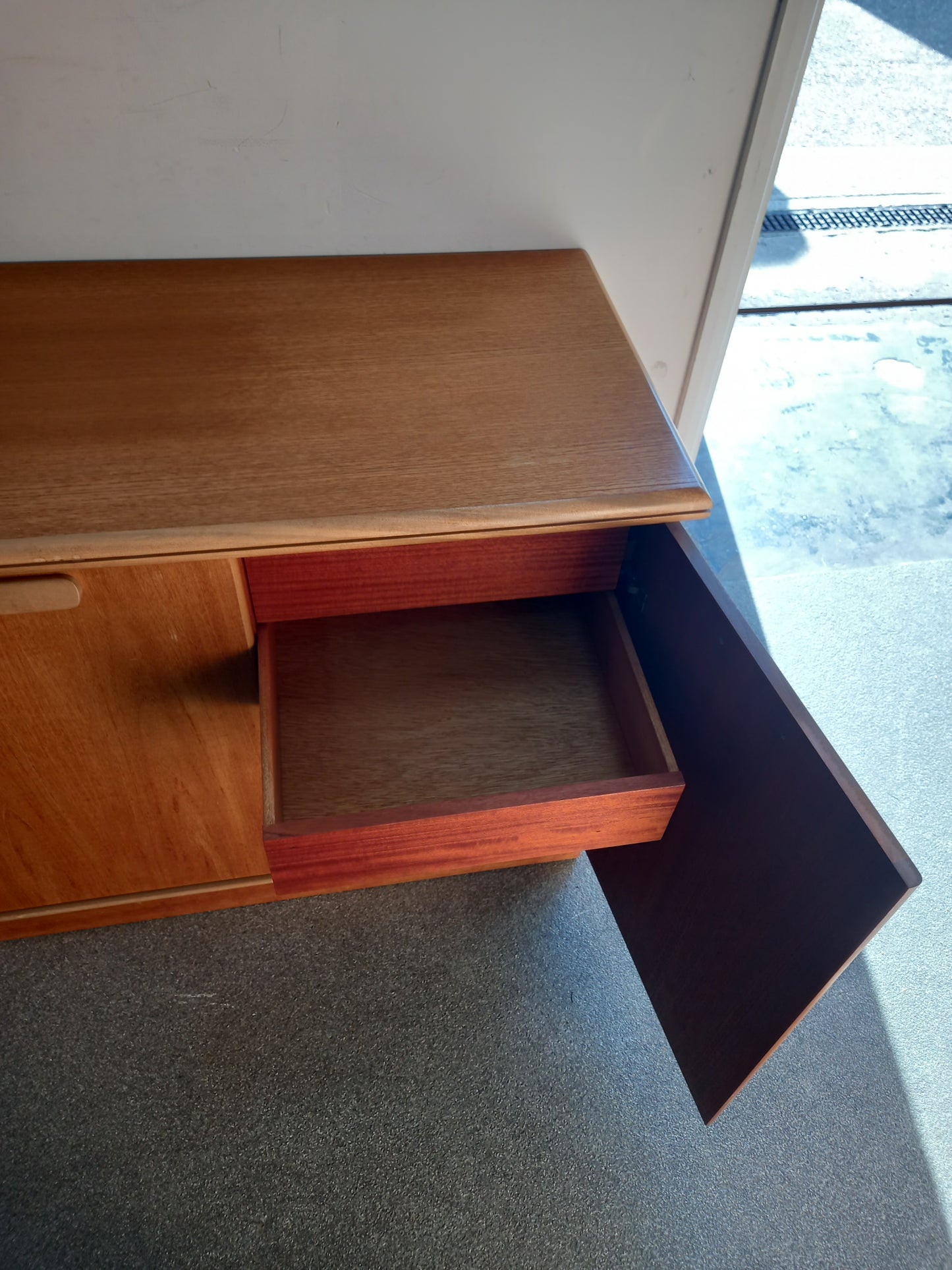 Sideboard (250902)