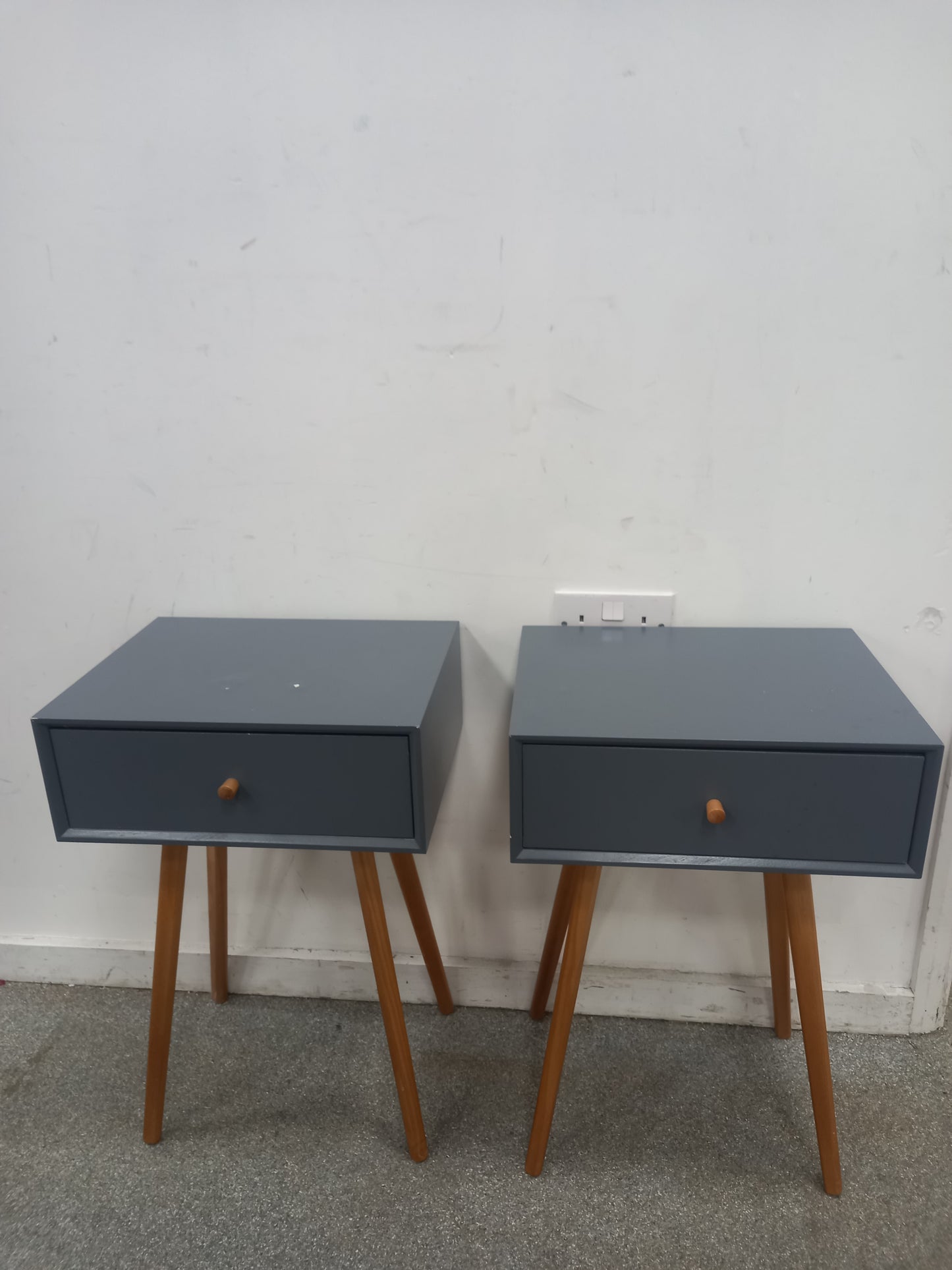 Sidetables (020403)