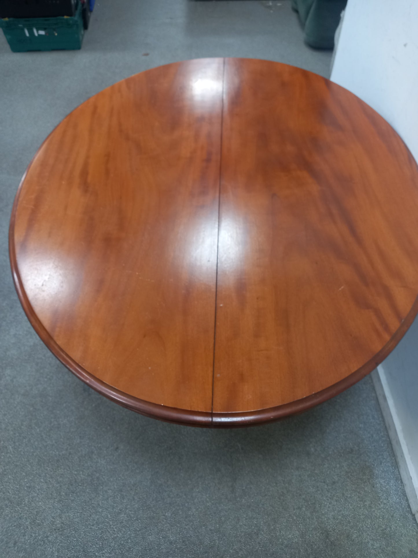 Oval Tilt Top Table (201001)