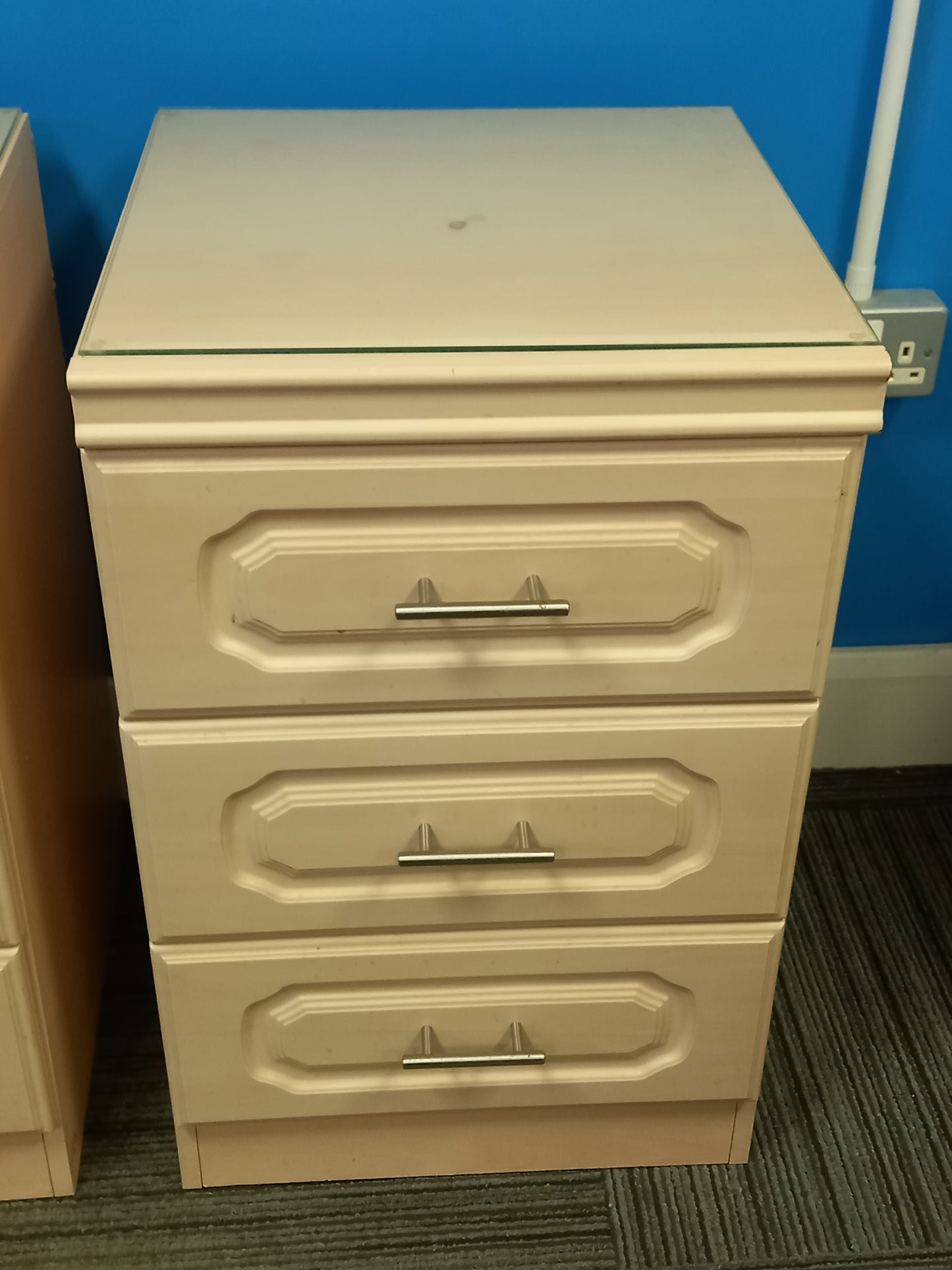 Bedside Tables (300910)site B