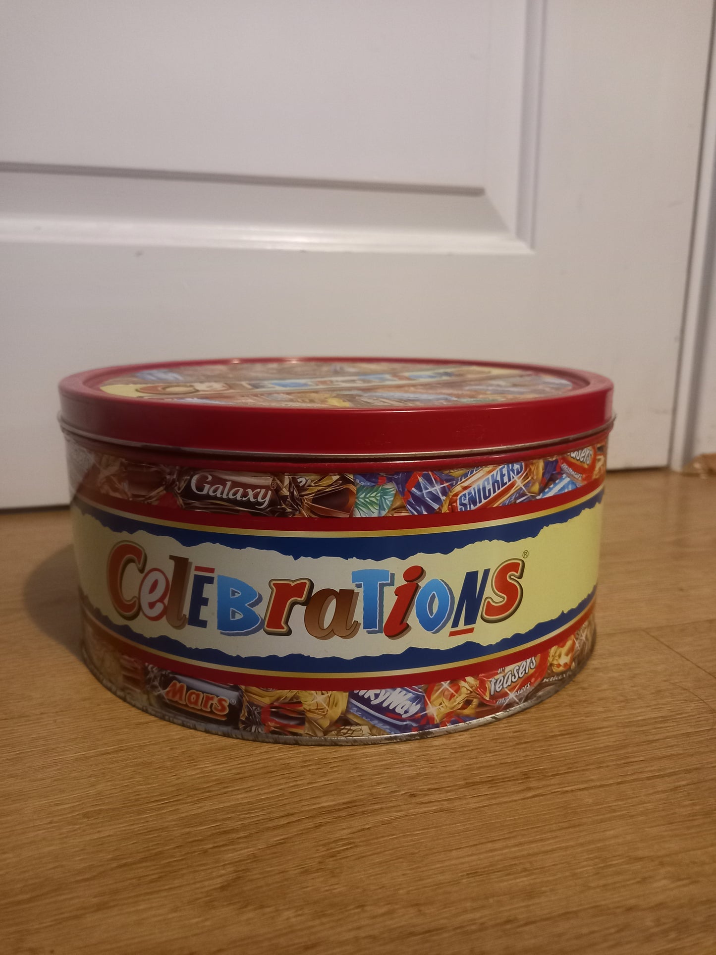 Celebrations chocolate Tin (141002)