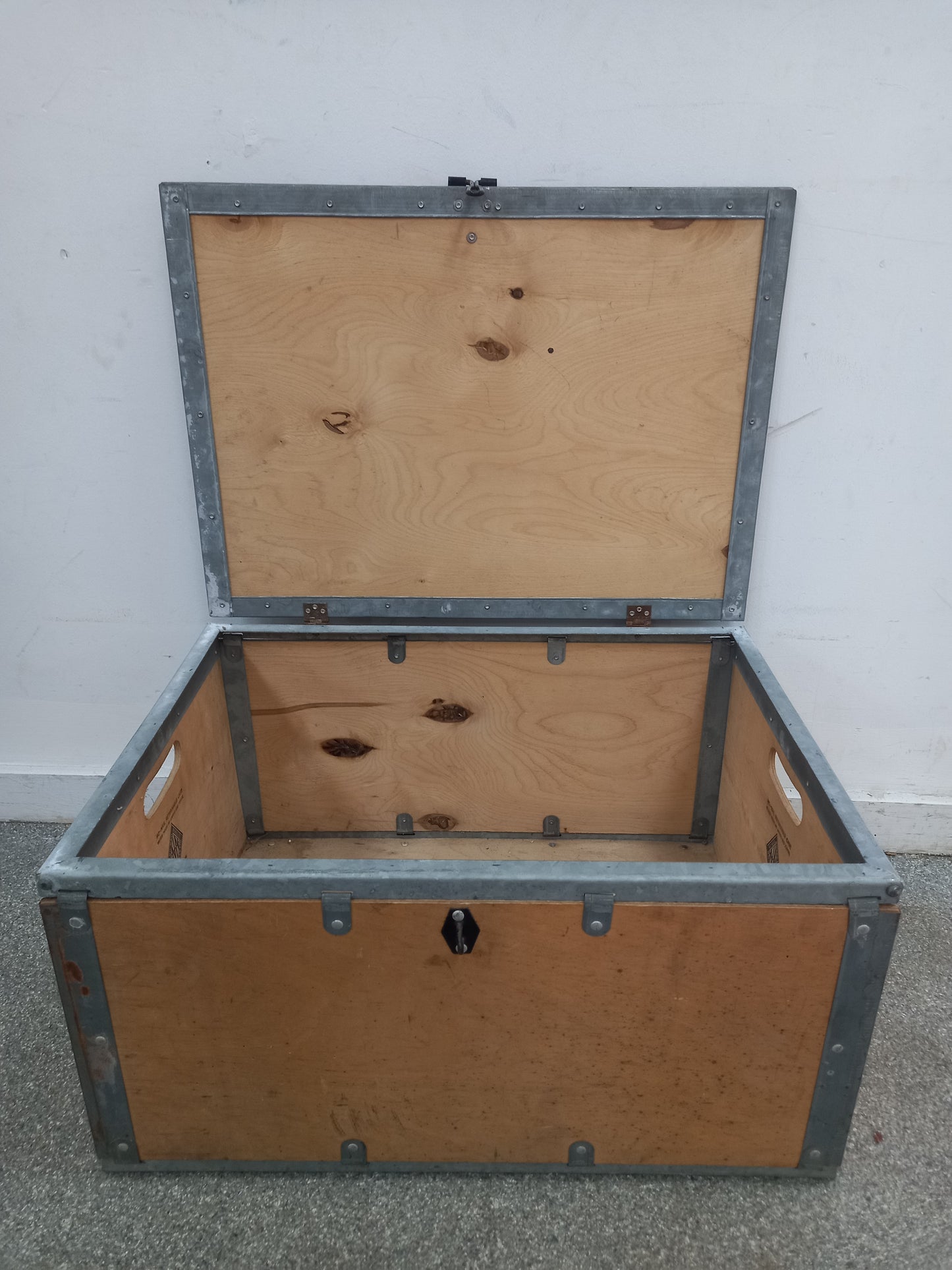 Lockable Box (2309012)