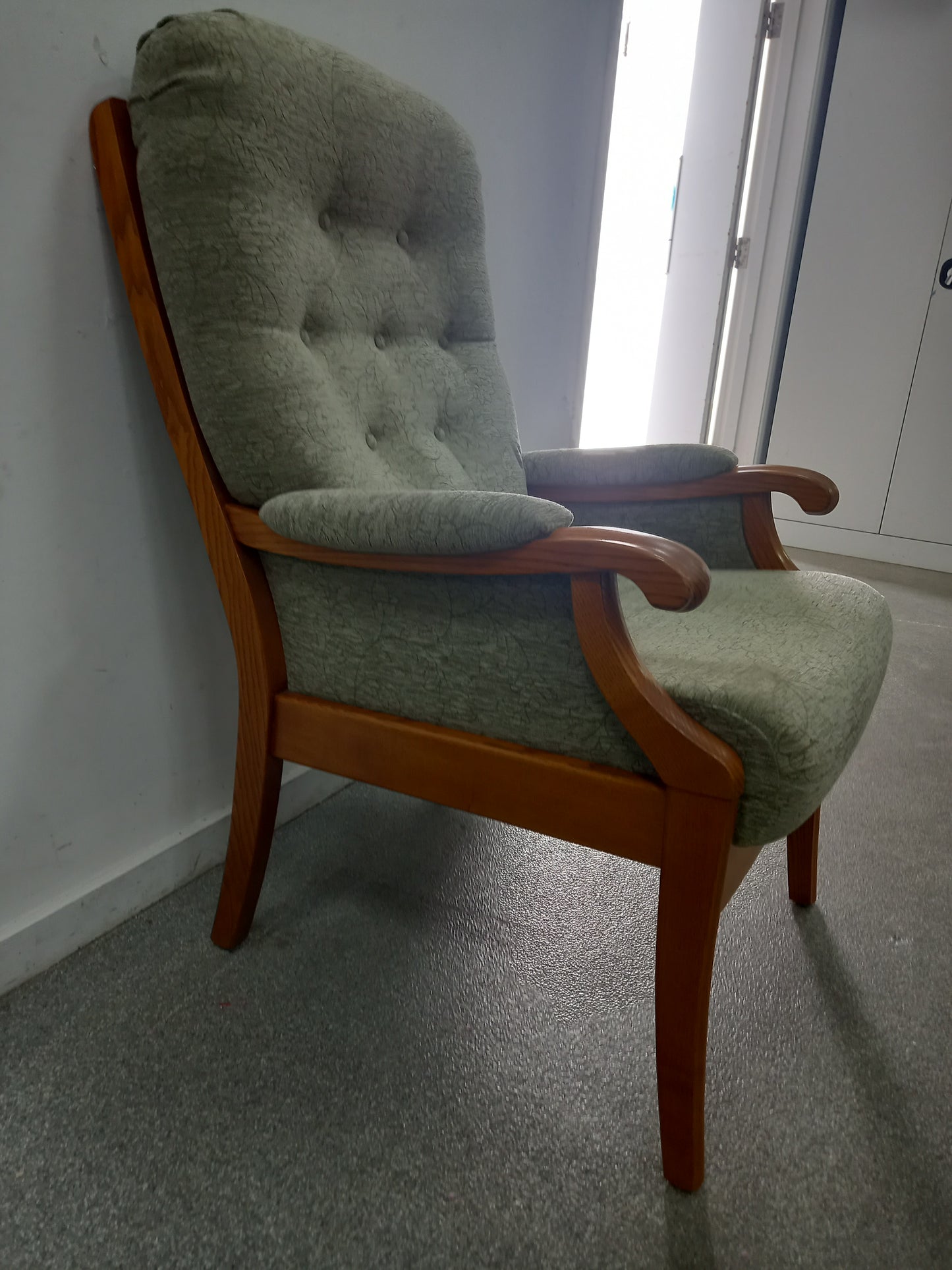 High-backed Armchair (030702)