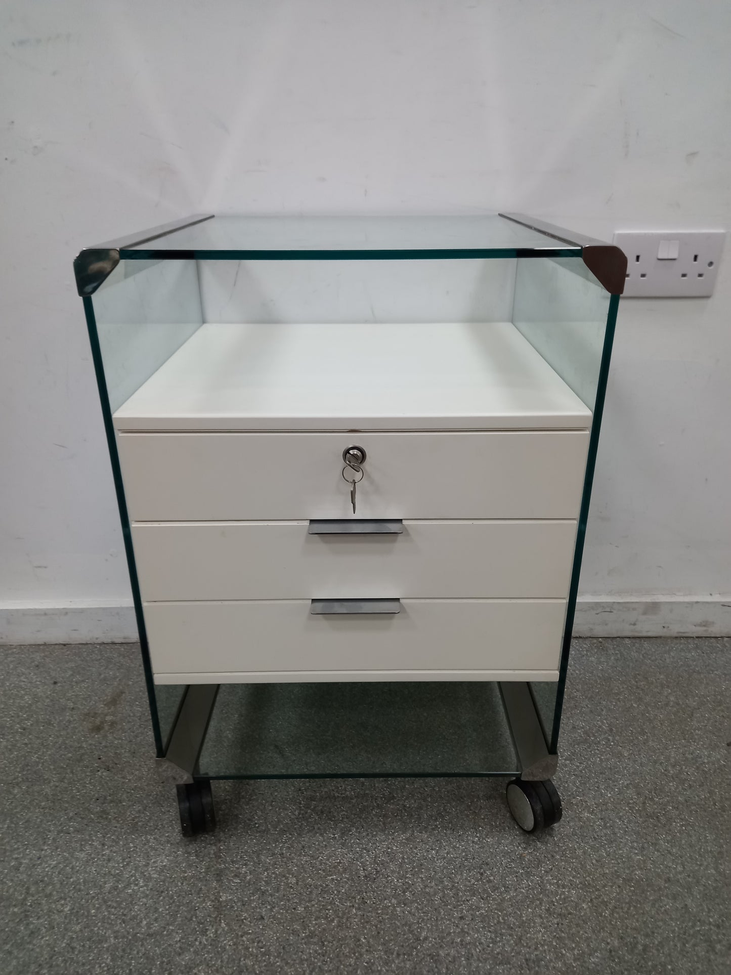 Glass Office Drawers Unit (300704)