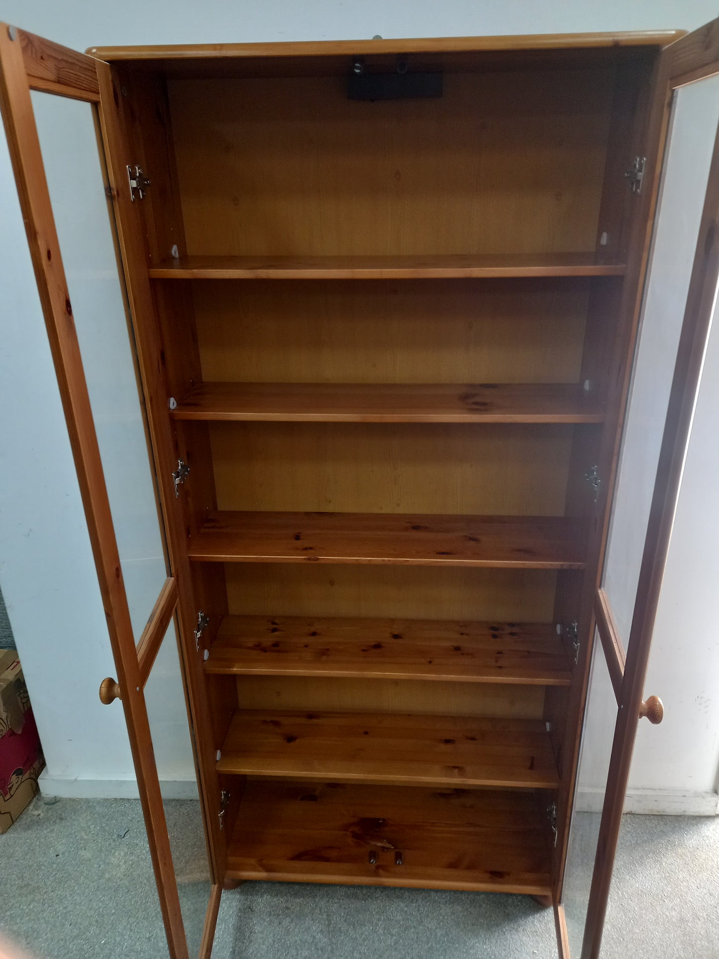 Display Cabinet (300904) site B