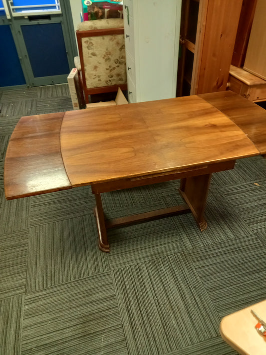 Dining Table (131006) site B