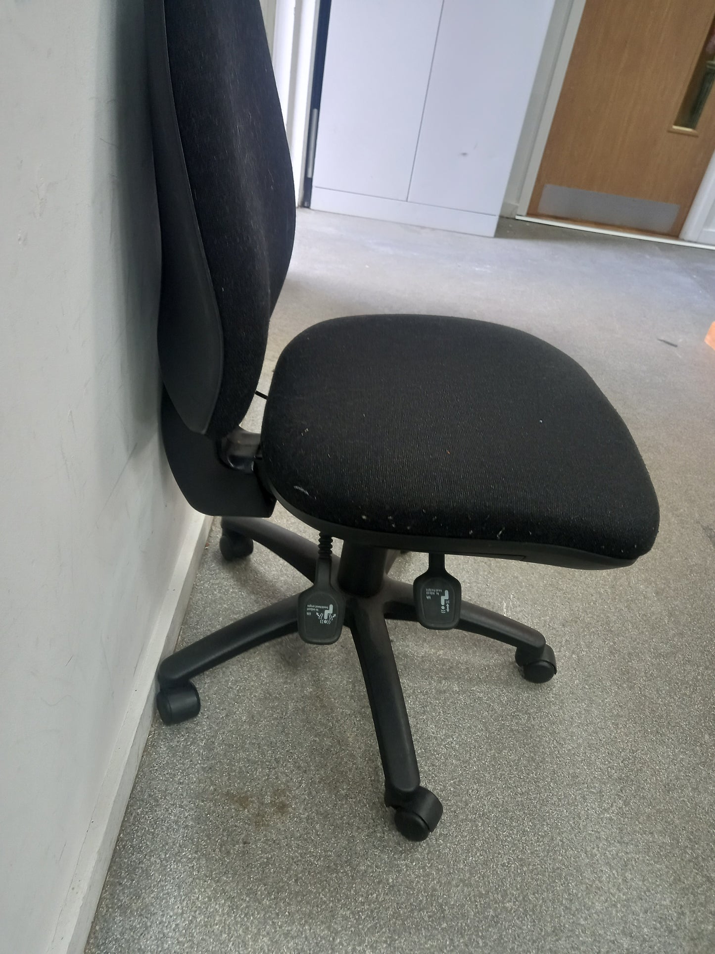 Office chair (061007)