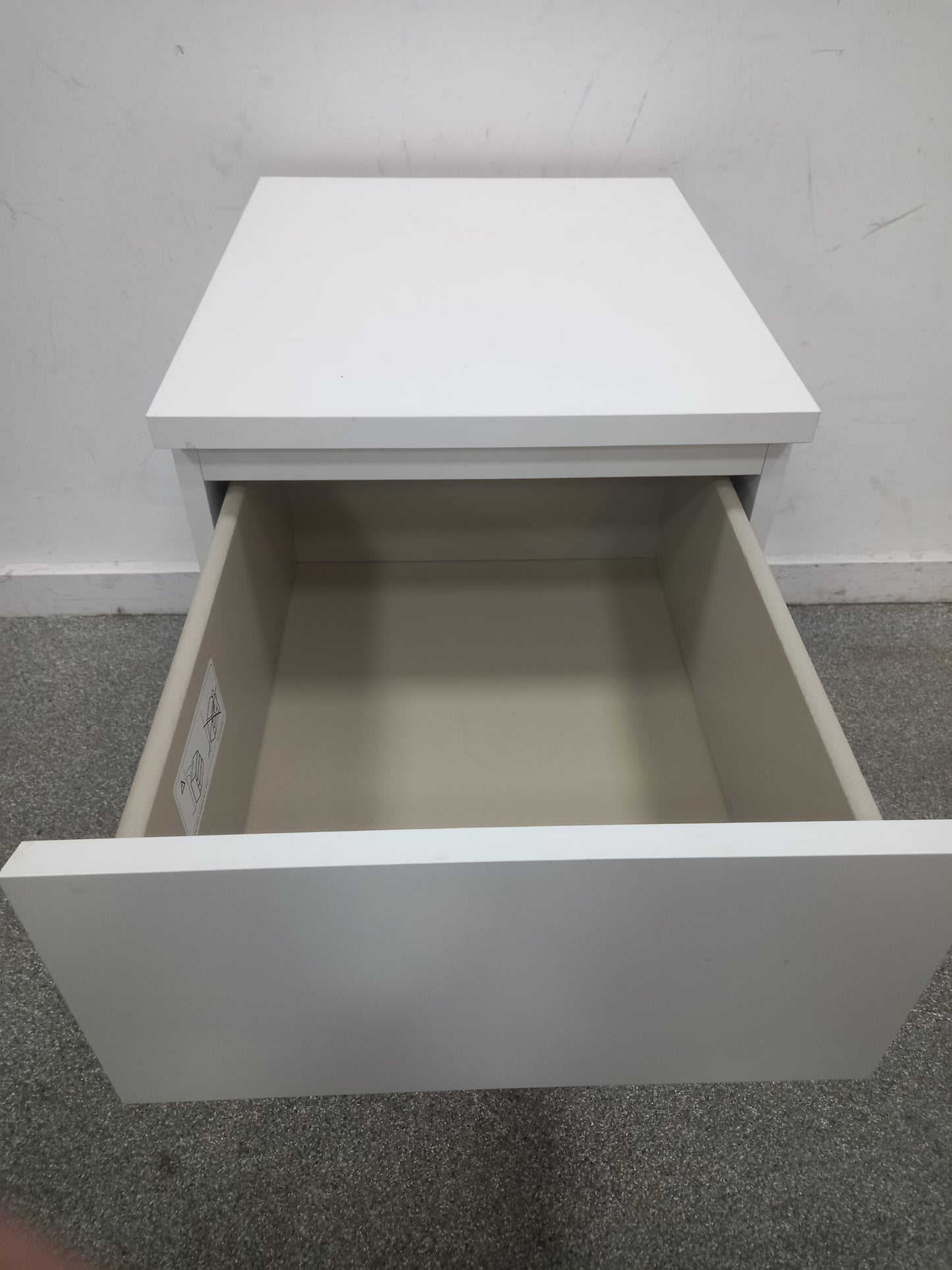 Ikea Bedside cabinet (201008)