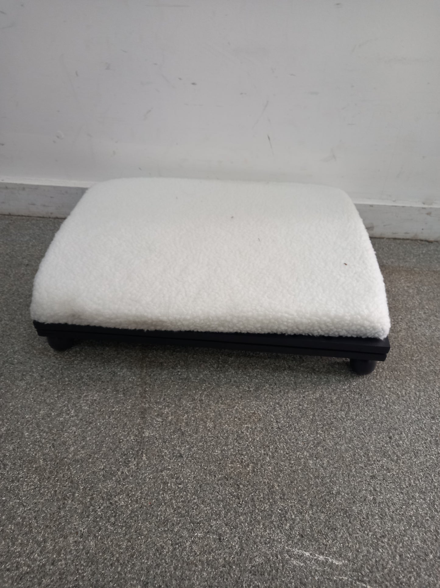 Compact footstool (160931)