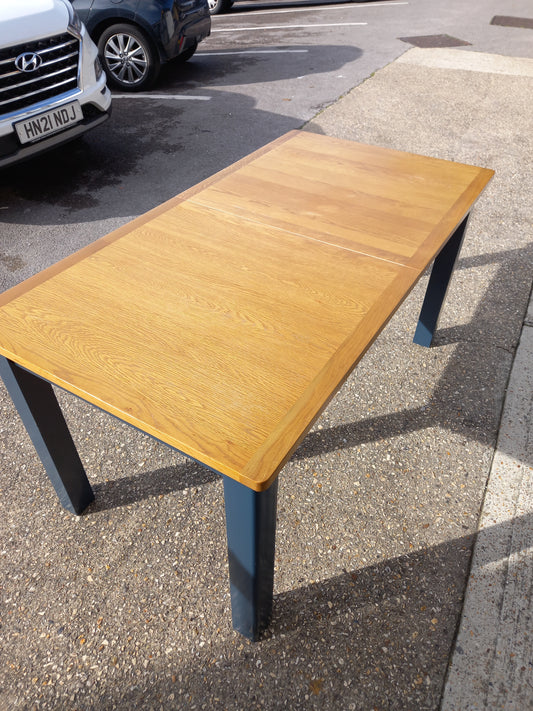 Extendable Dining Table (221004)