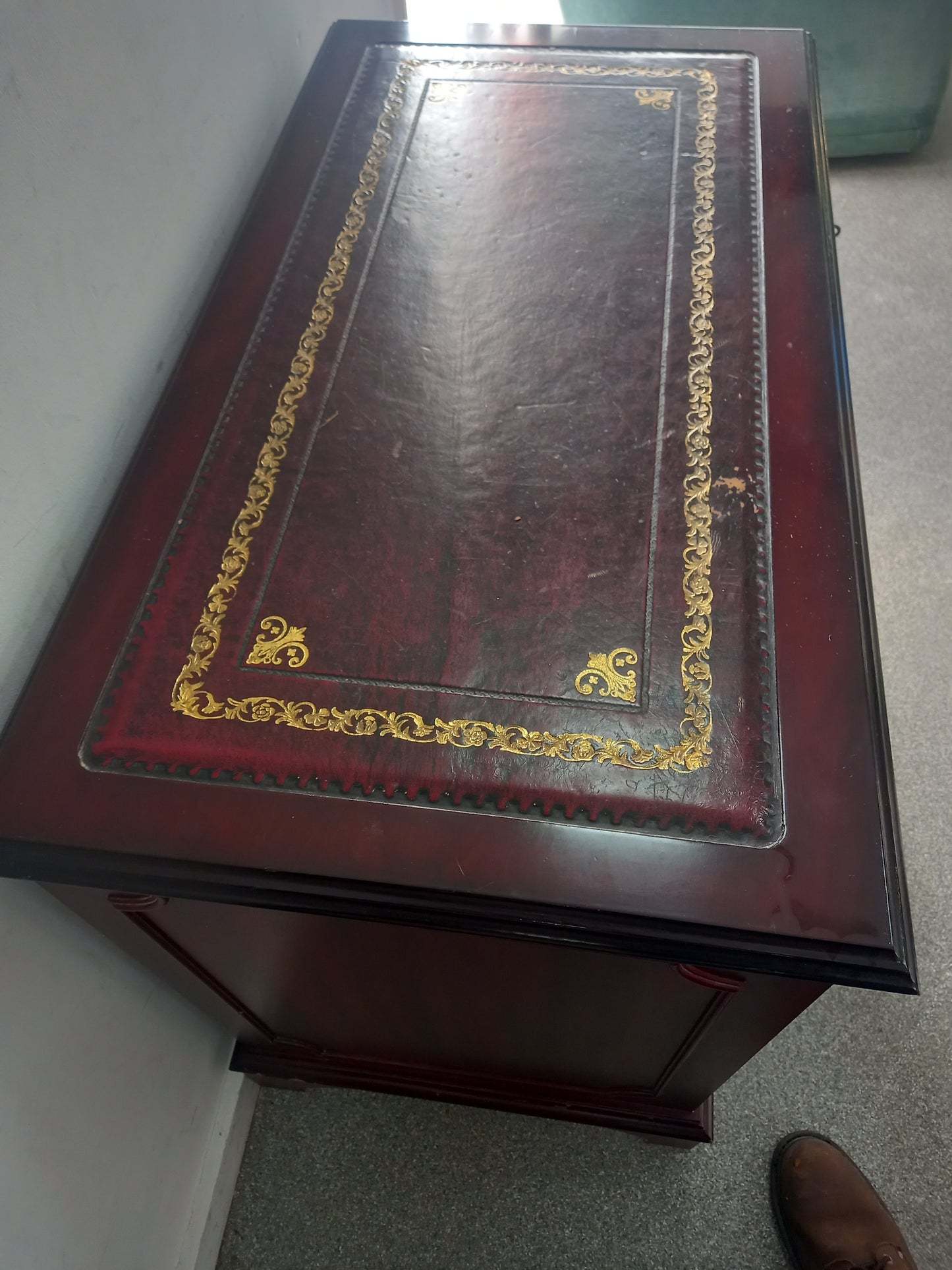 Small Antique Desk (230903)