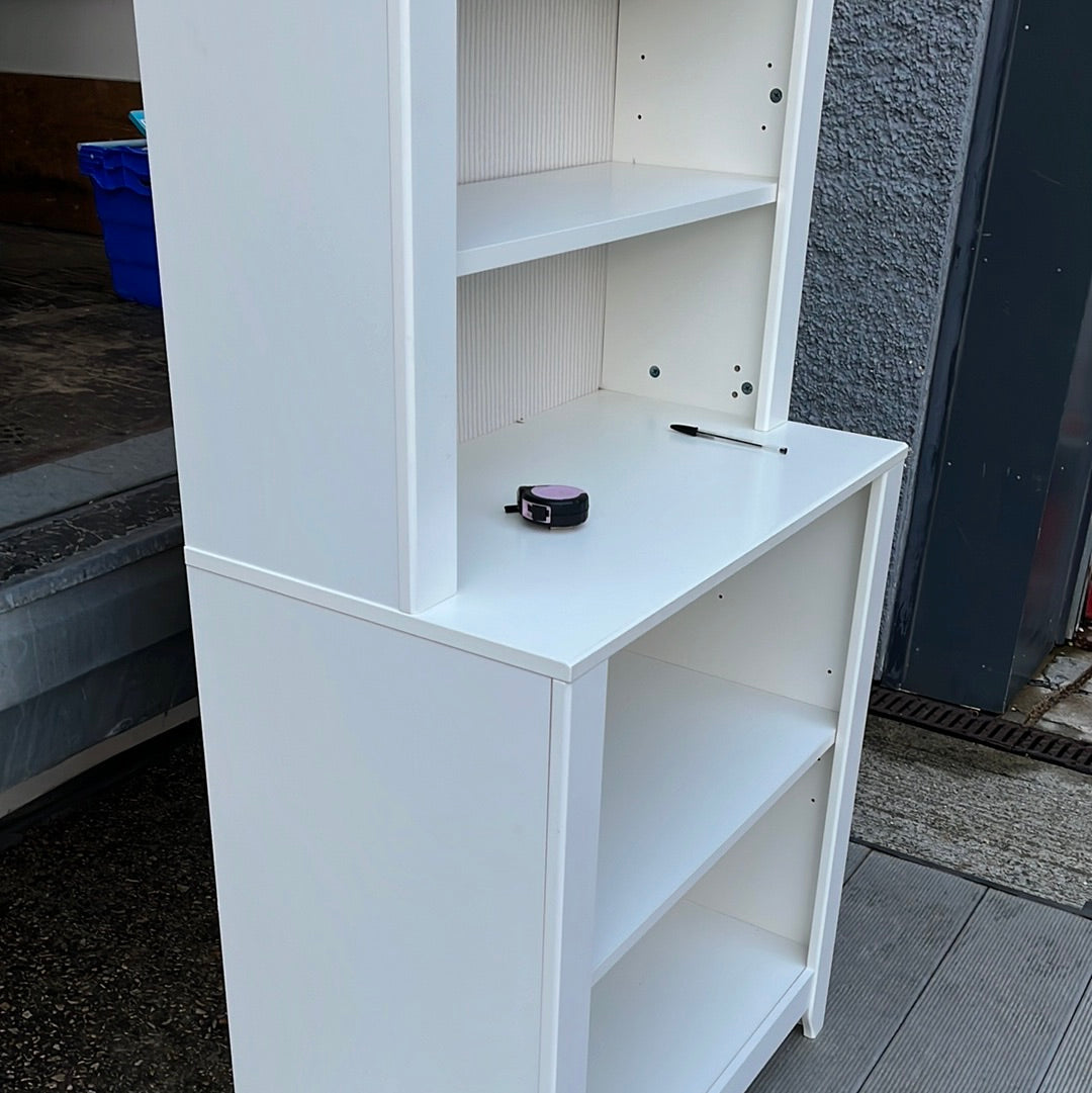 (Site B) (300906) Bookshelf / display unit