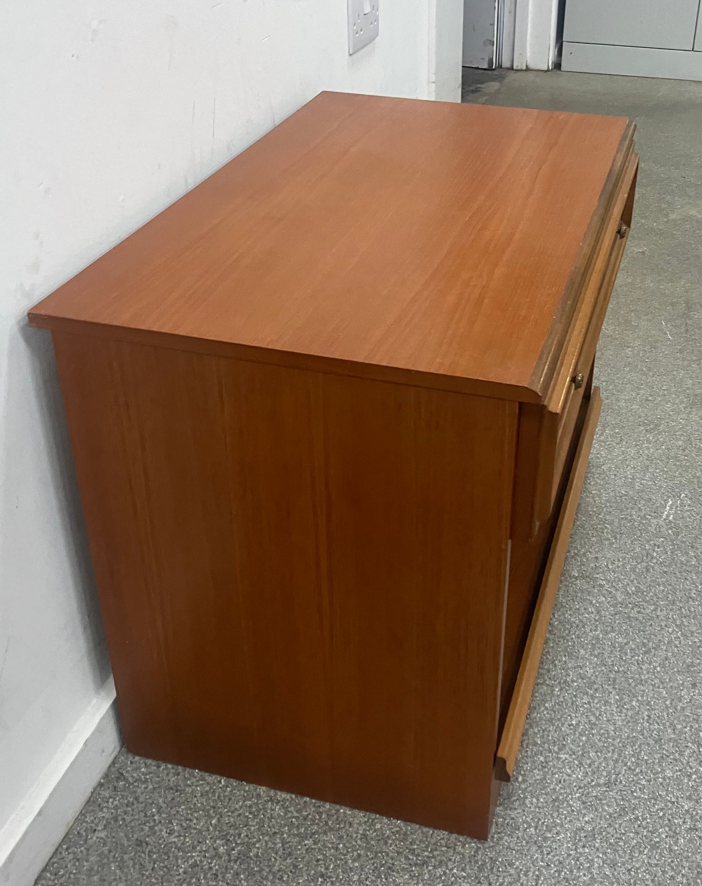 Wooden Media Unit (180605)