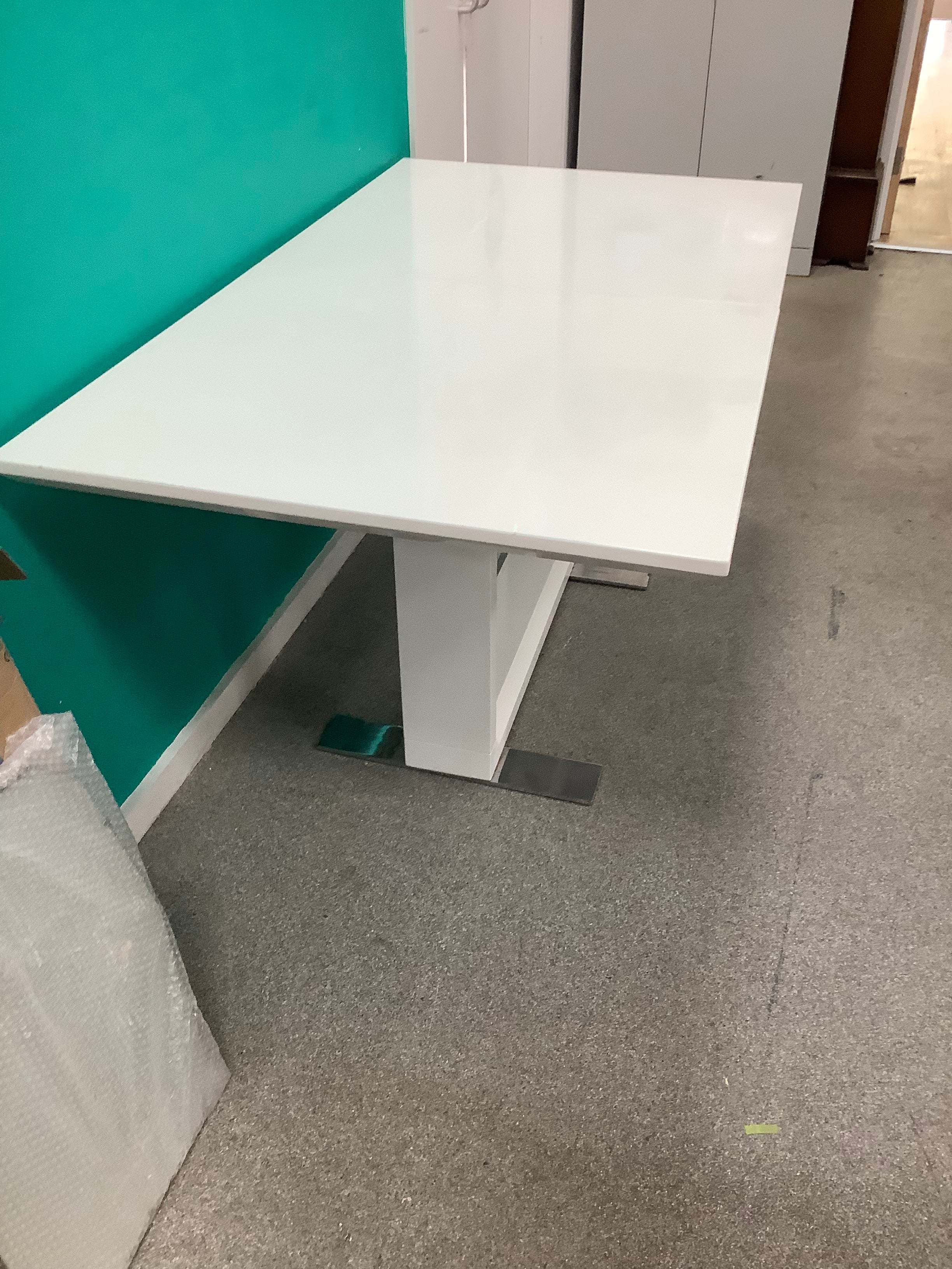White high-gloss extendable dining table with a rectangular pedestal base with polished chrome floor base 170826006