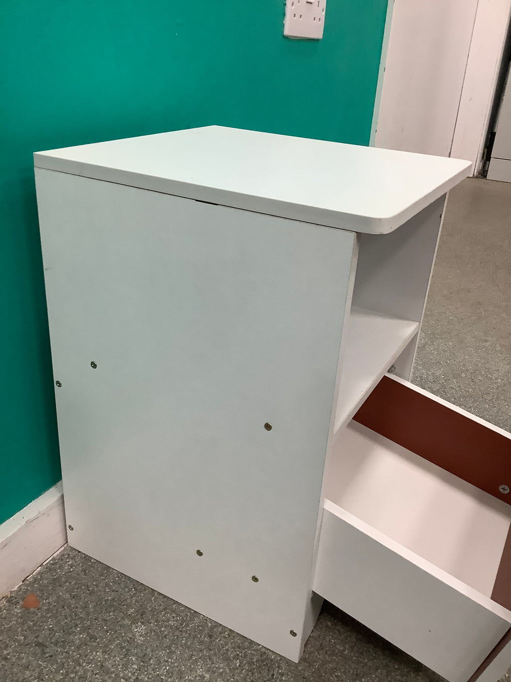 white wooden bedside table features a single pull-out drawer with a round knob and an open upper storage shelf. 240826002