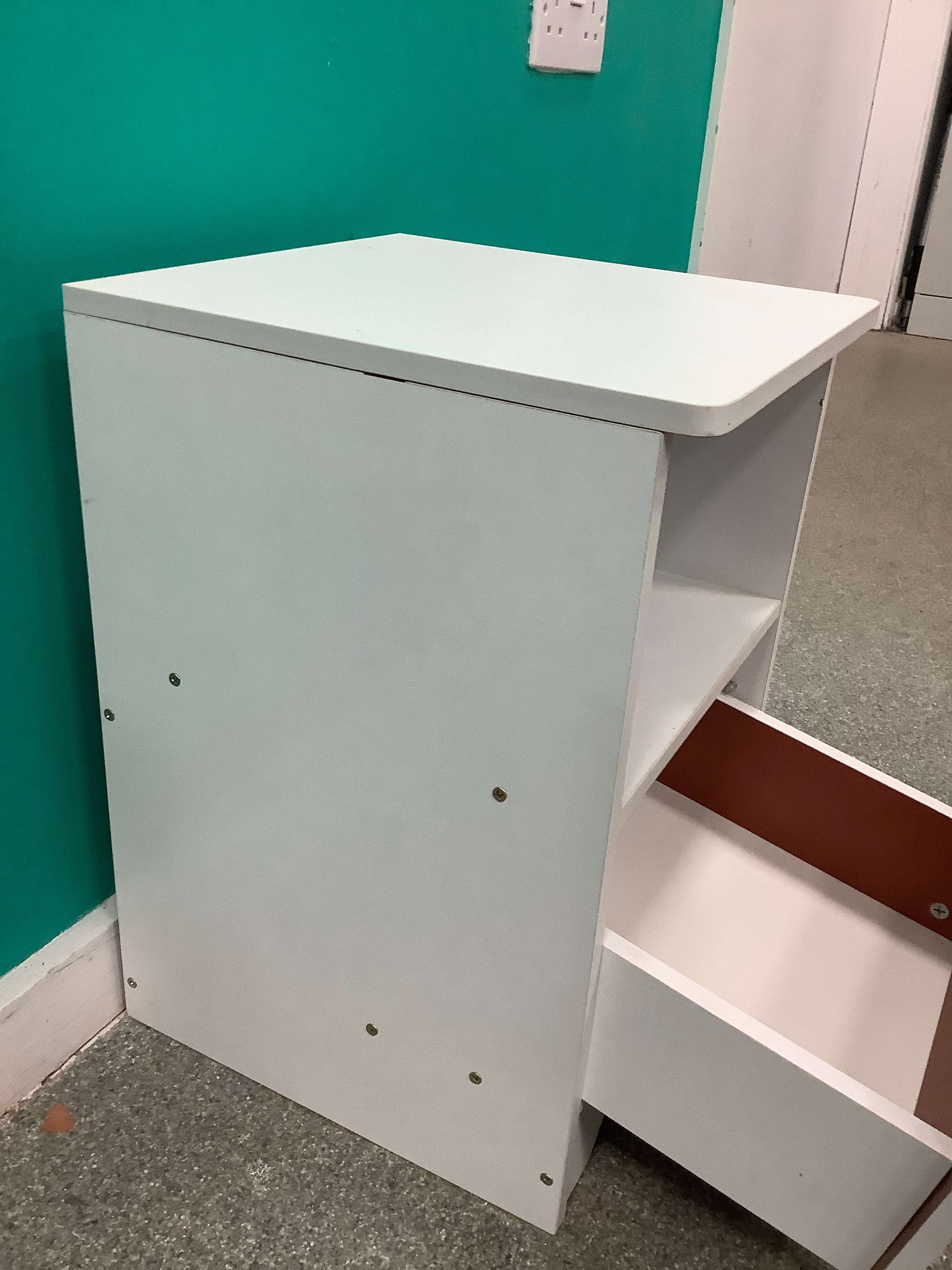 white wooden bedside table features a single pull-out drawer with a round knob and an open upper storage shelf. 240826002