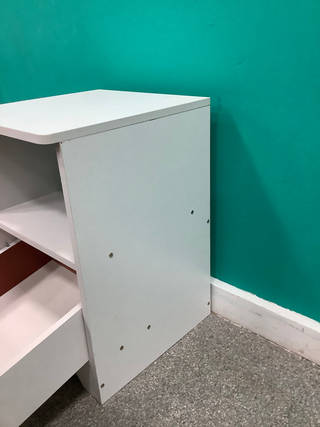 white wooden bedside table features a single pull-out drawer with a round knob and an open upper storage shelf. 240826002