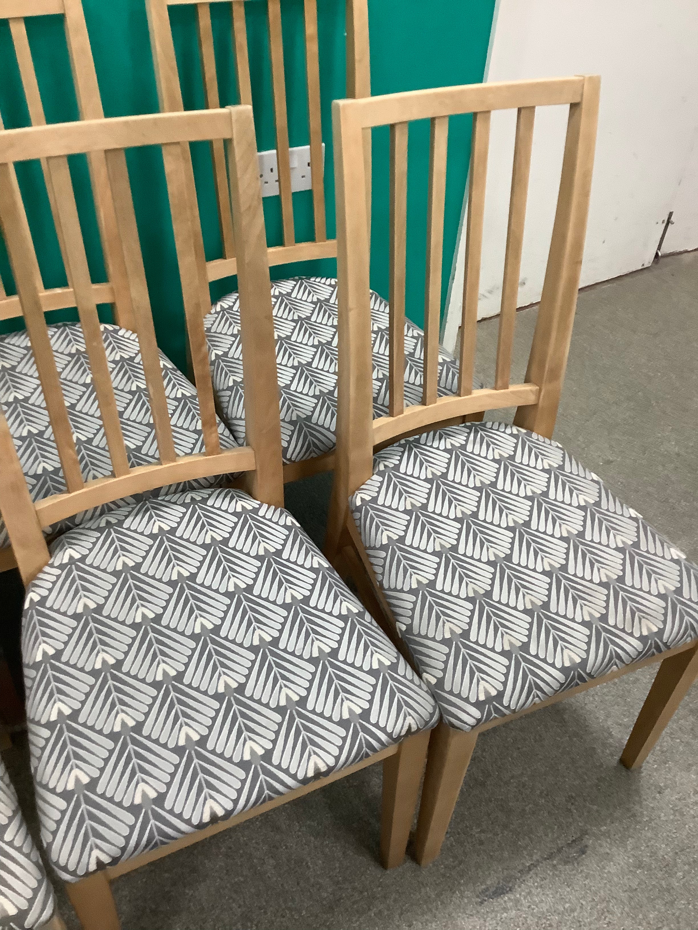 Dining chairs x 6.  250826001