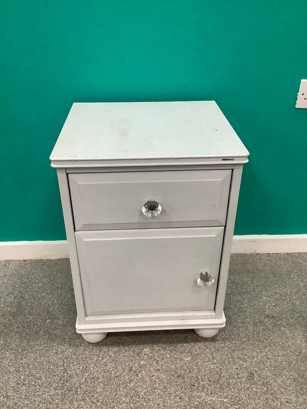 Bedside table 250826011