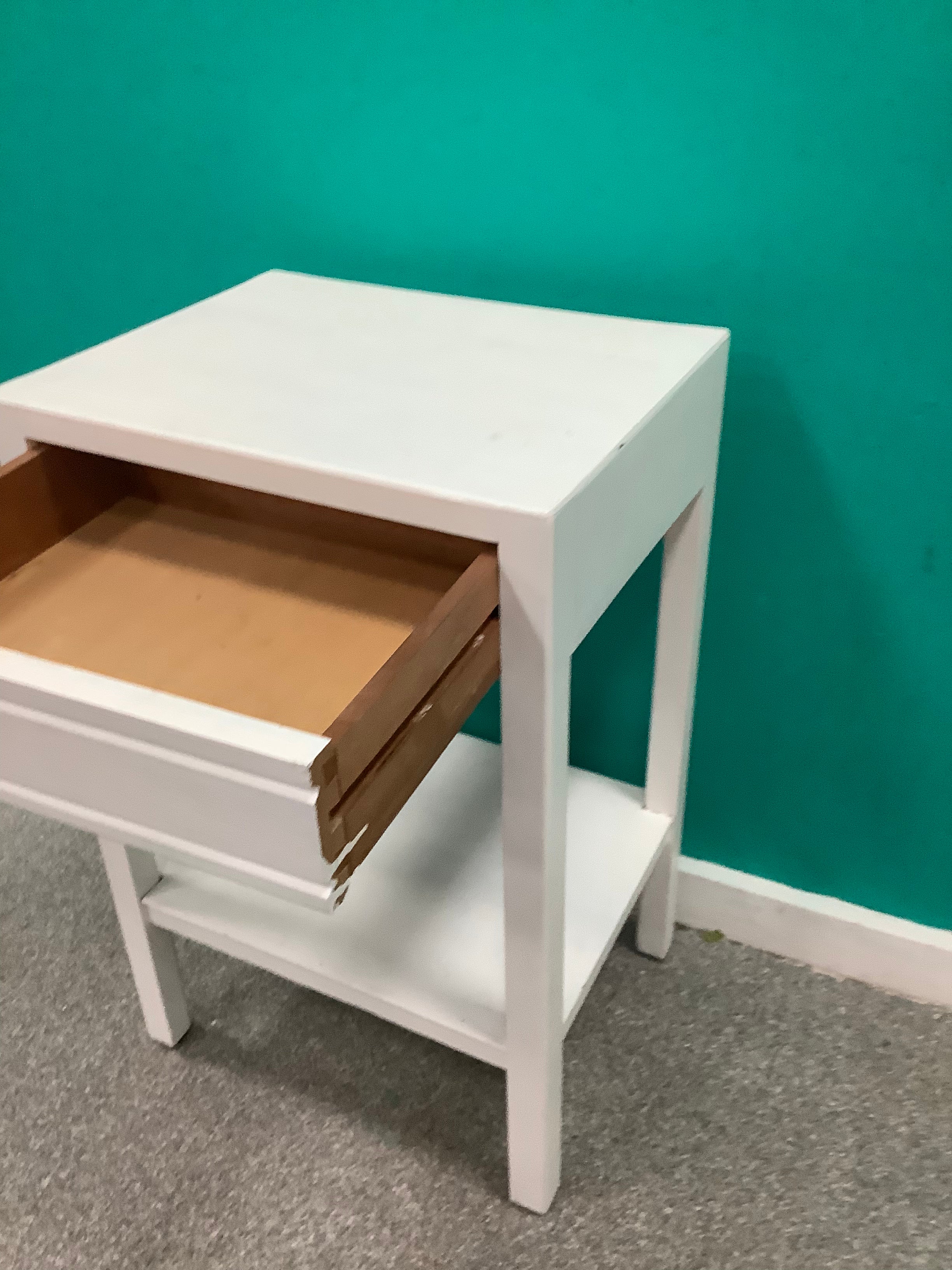 Bedside table 260826001