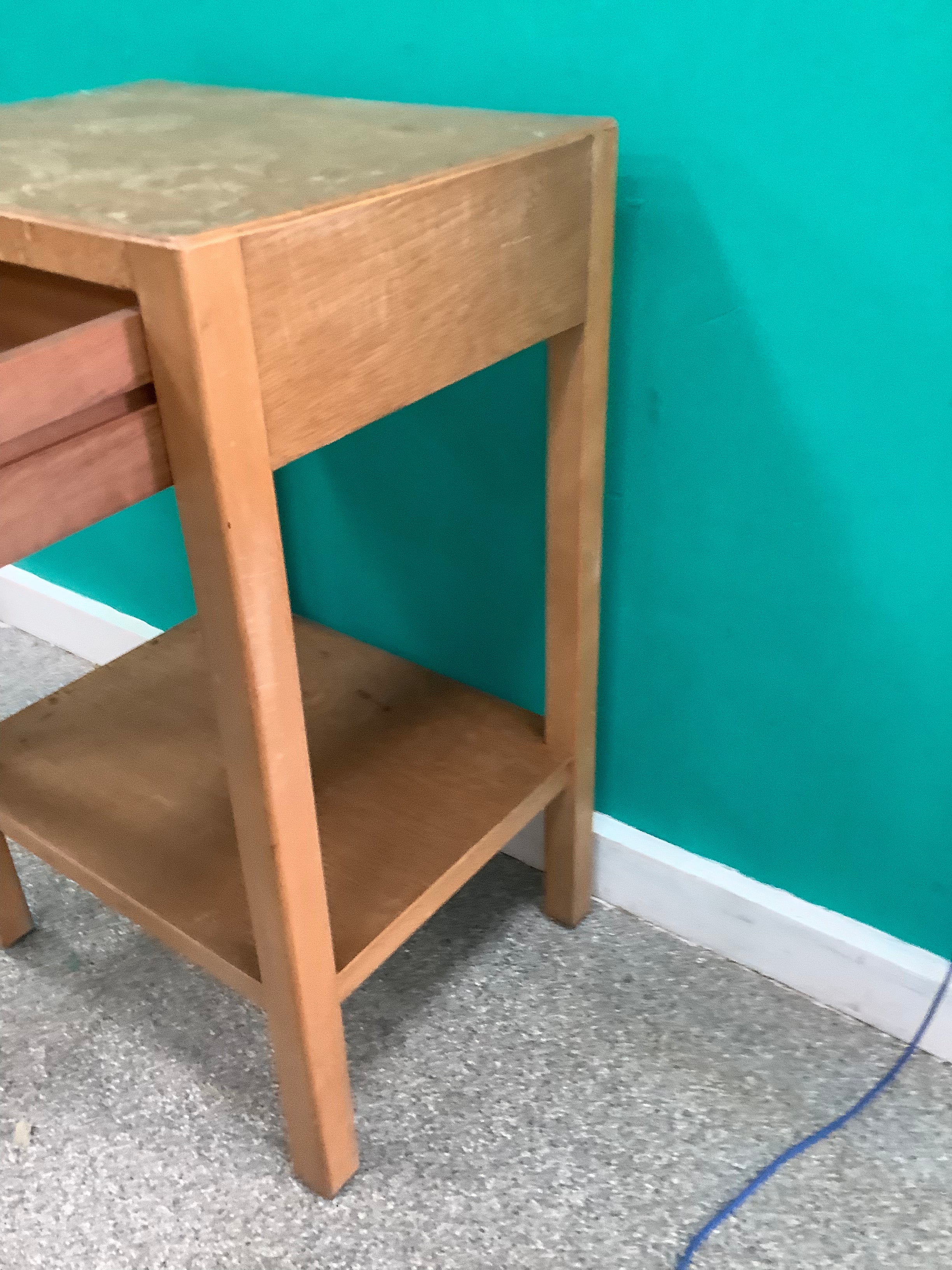 Bedside table 260826002