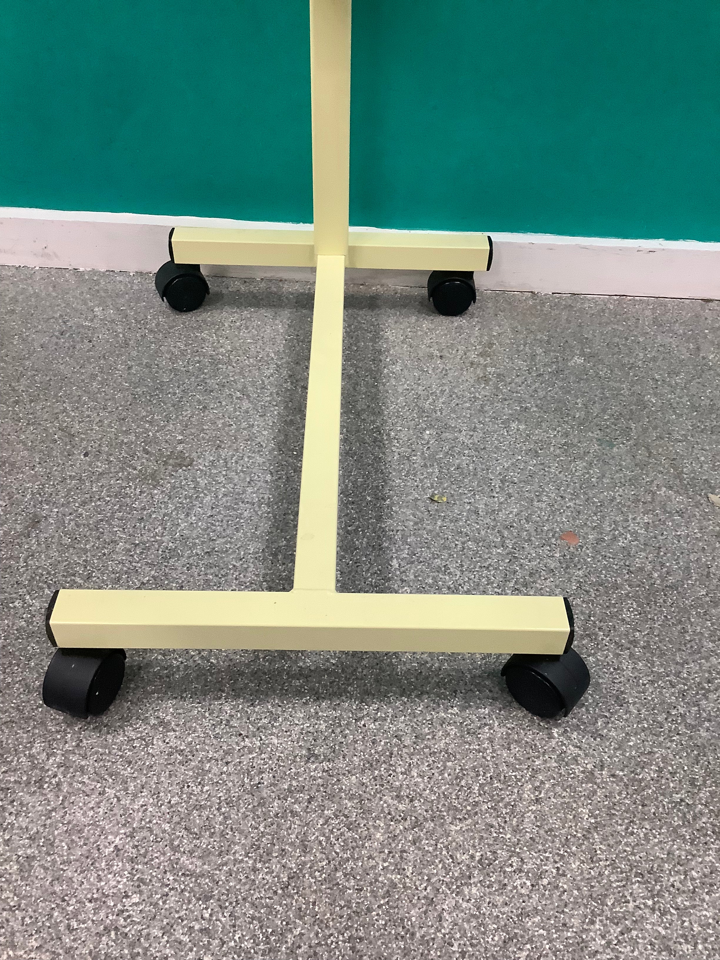 Bed table 260826004