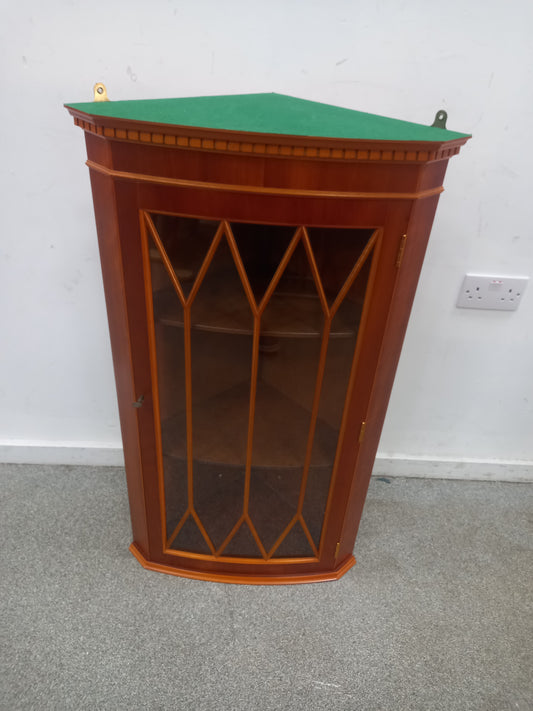 Wall mounted Corner cabinet (160908)