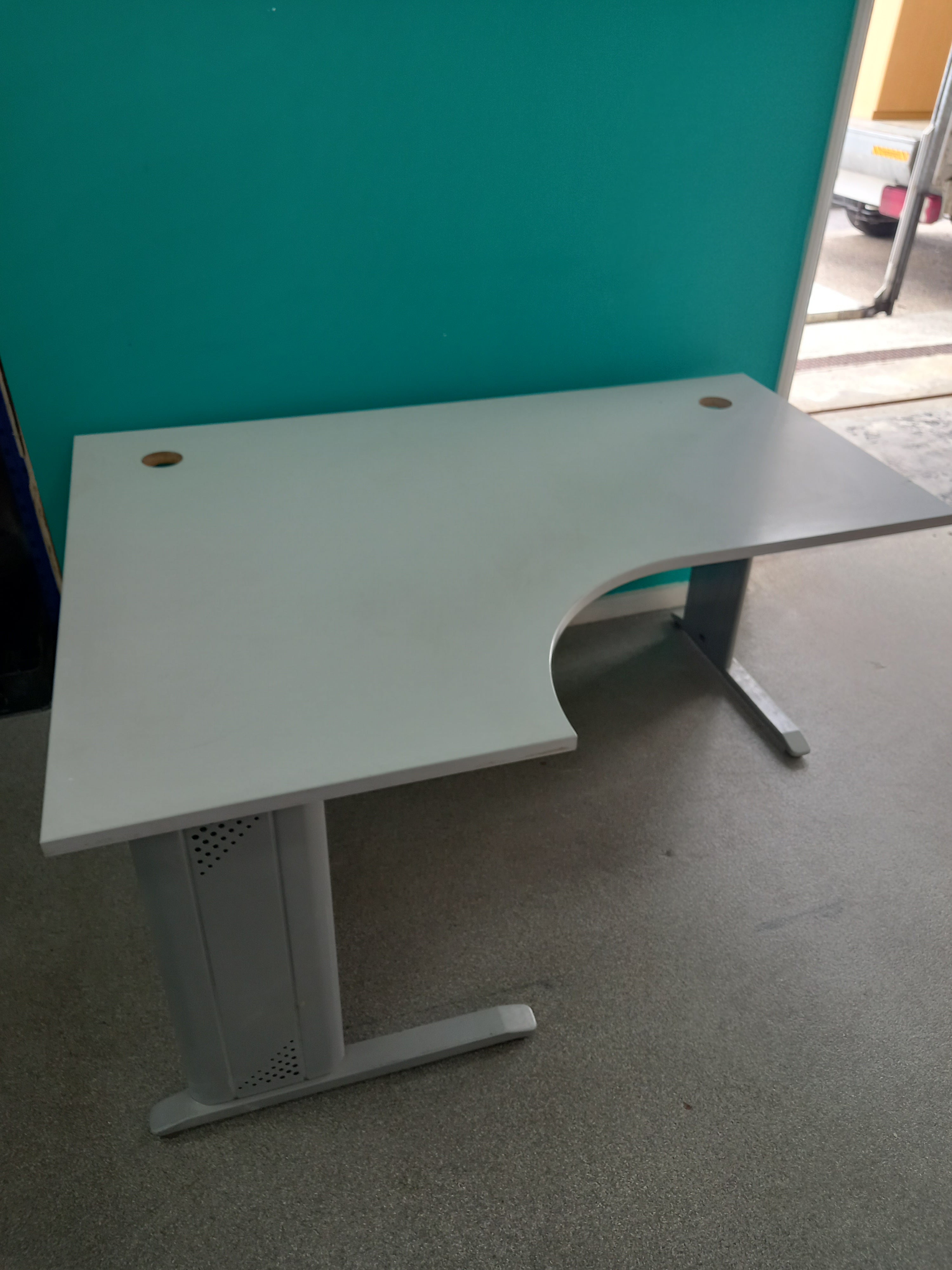 Large Desk (01072610)