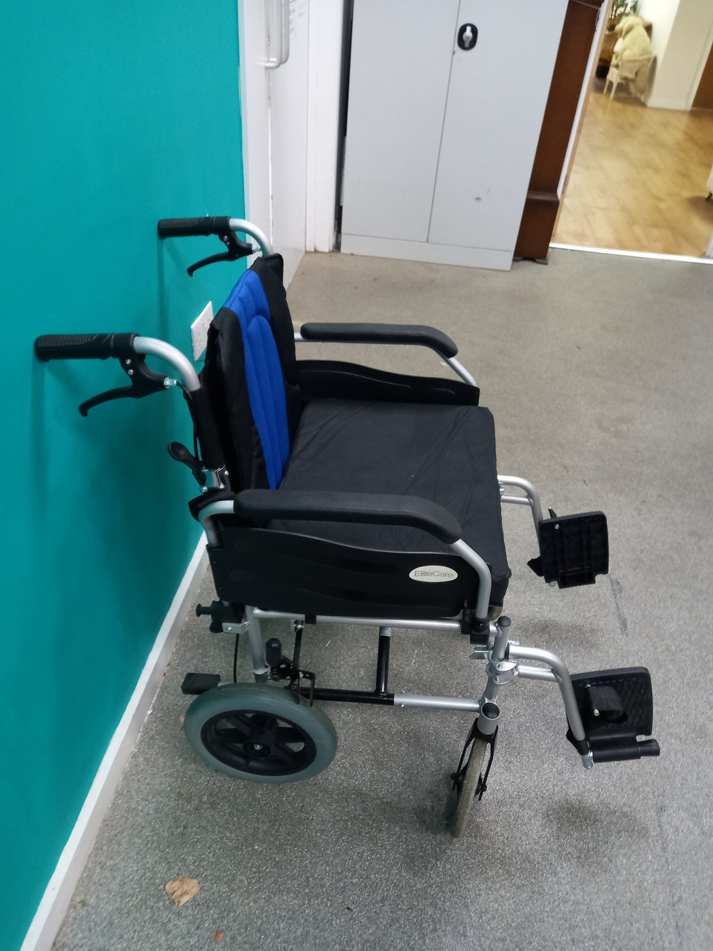 EliteCare wheelchair (04092610