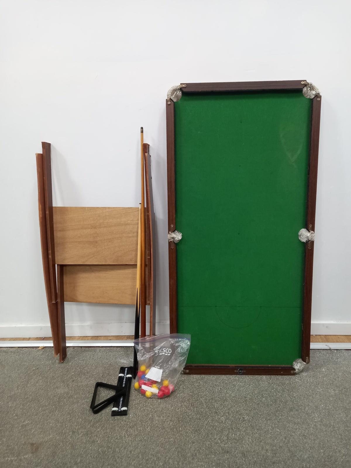 Miniature Pool Table (04092603)