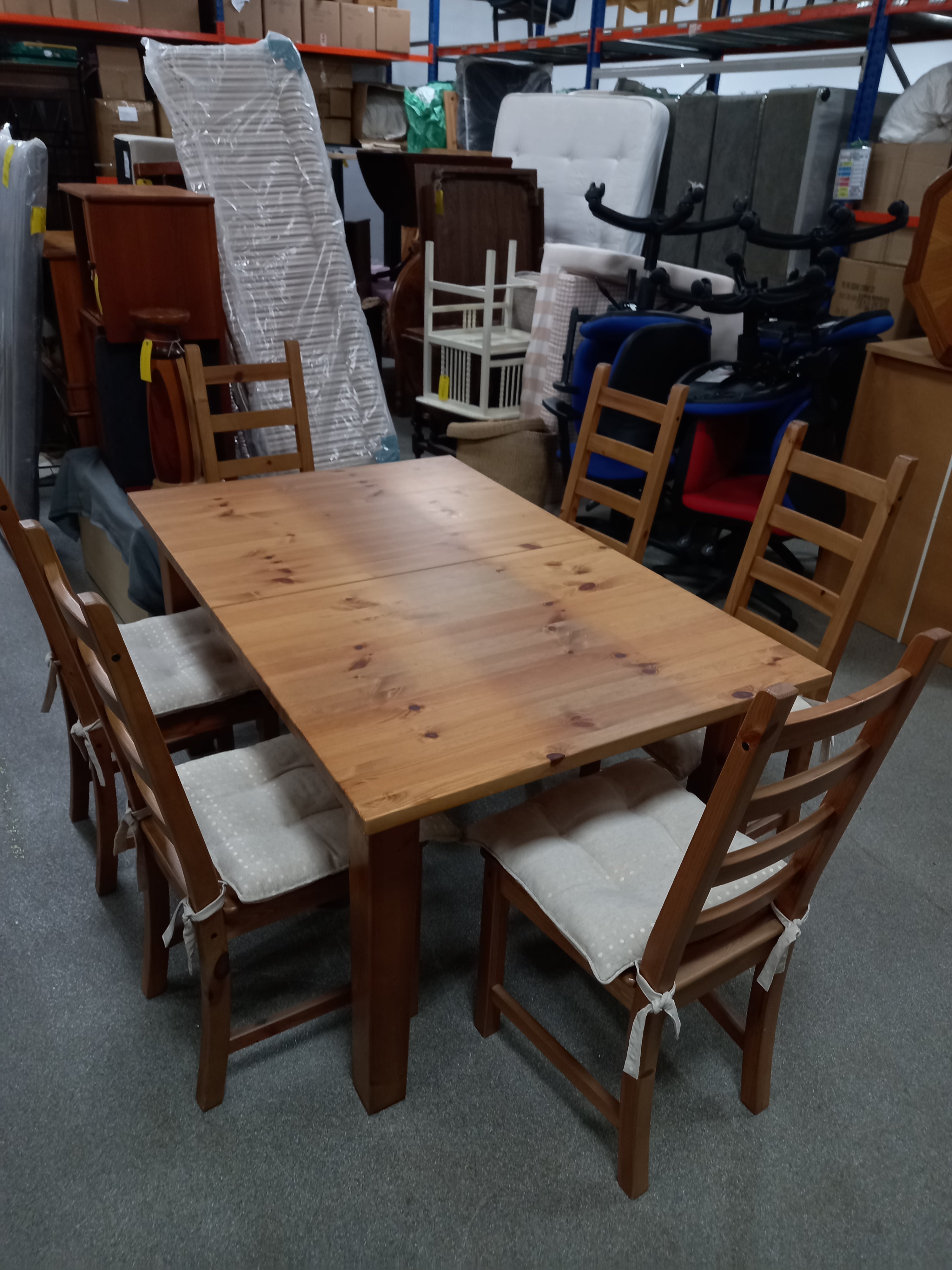 Pine Table And x6 Chairs 29062602
