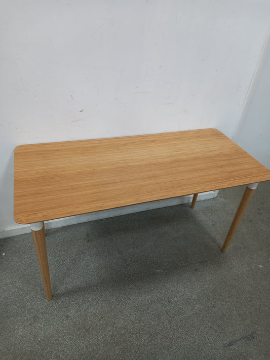 Table (110604)