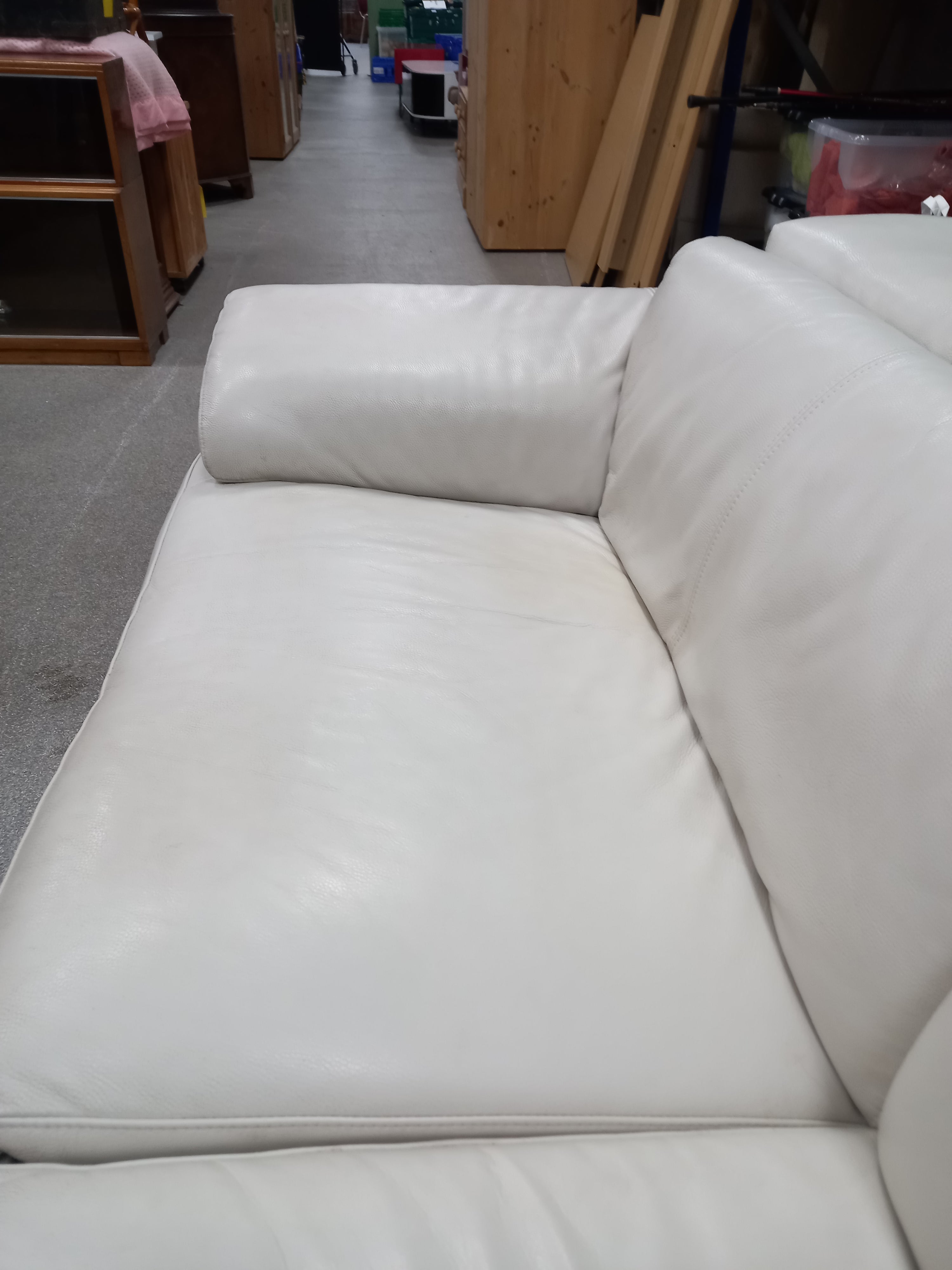 DFS Caldo leather power recliner sofa (08072612)
