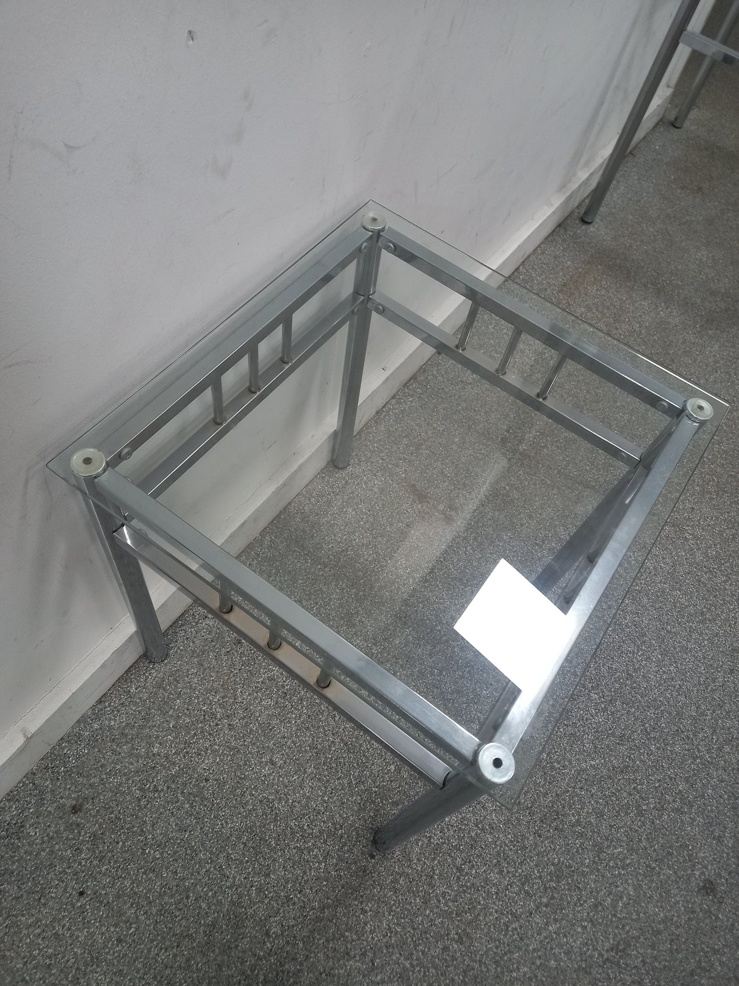 Glass Sidetable (240710)