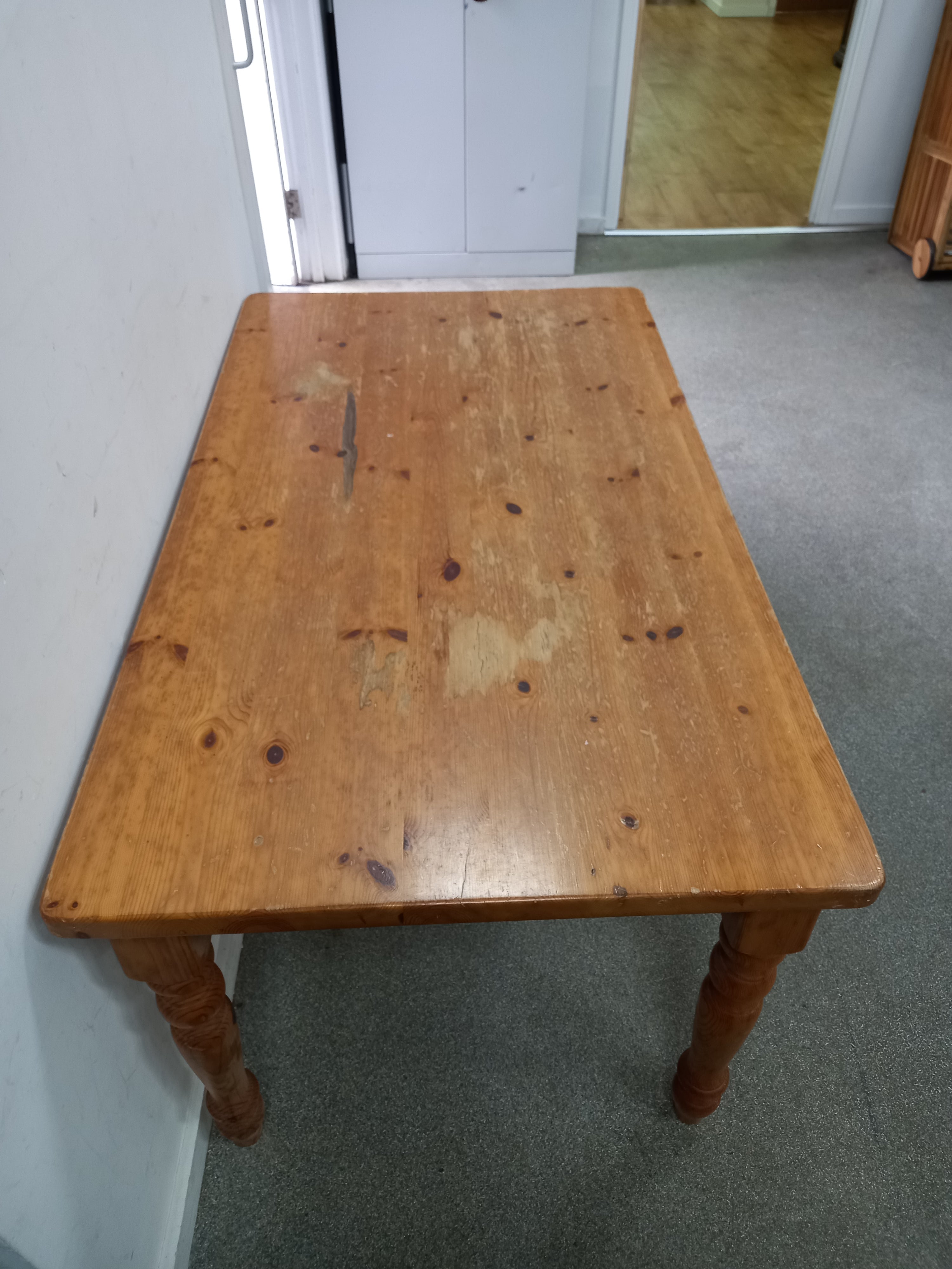 Kitchen Table (09022603)
