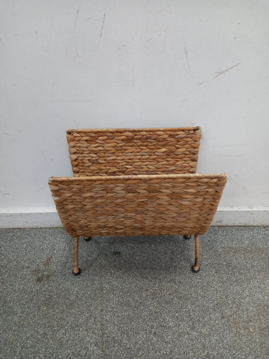 Magazine Rack (04112504