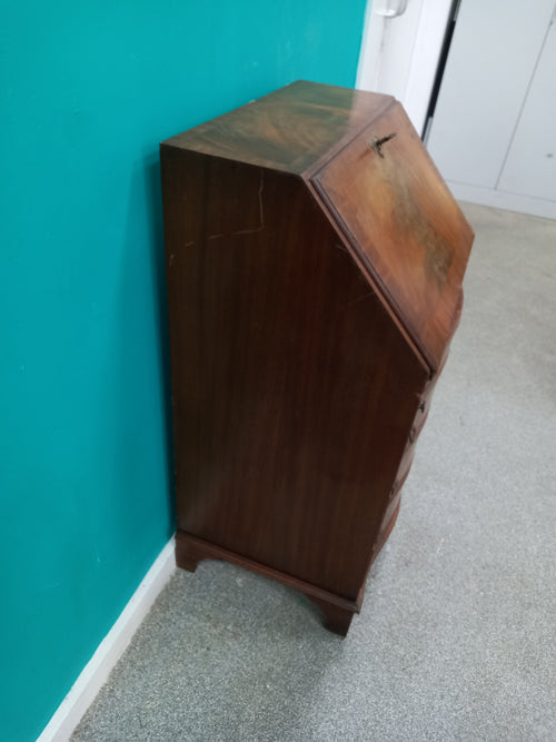 Bureau (18052605) GA:3931