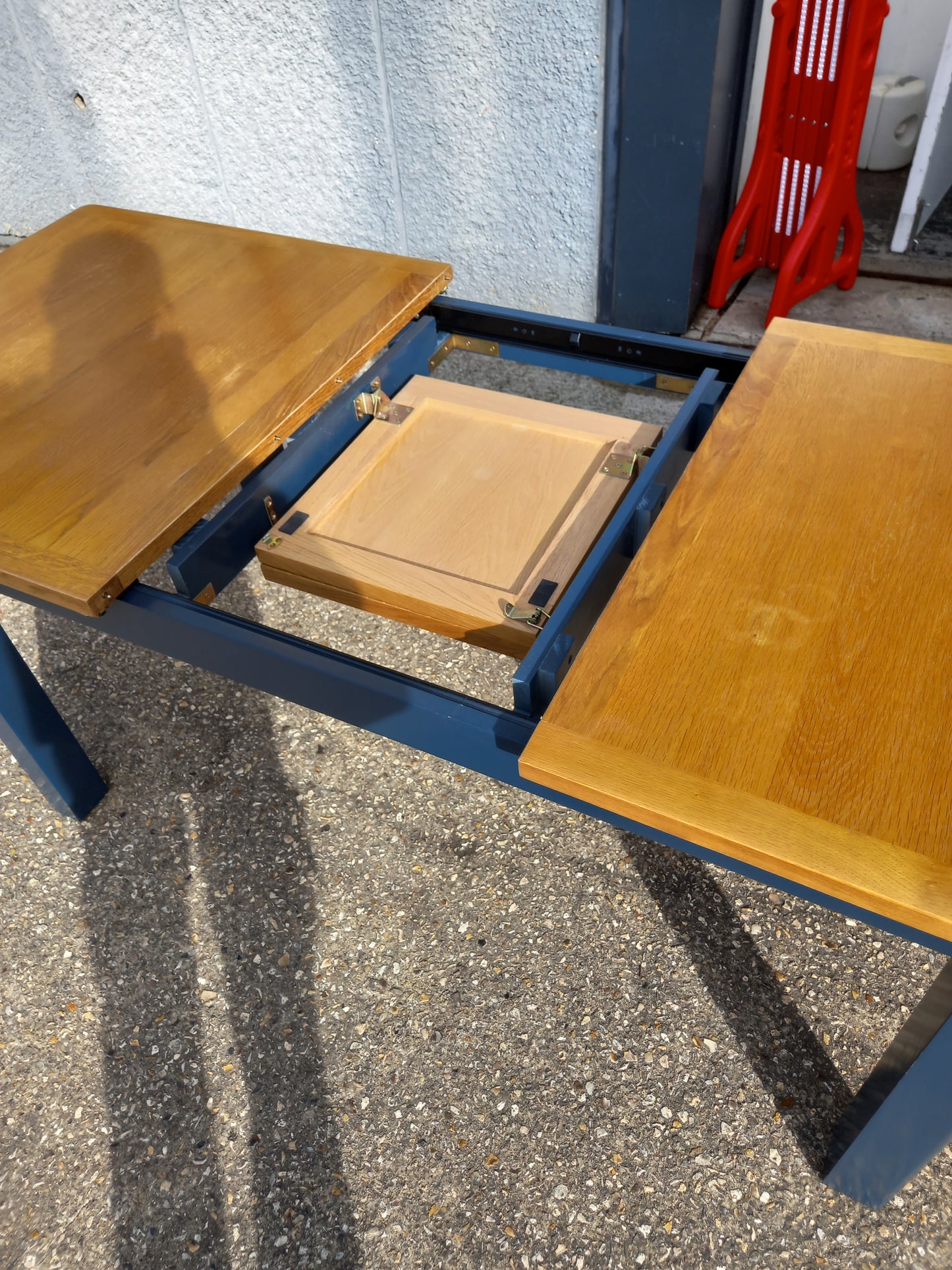 Extendable Dining Table (221004)