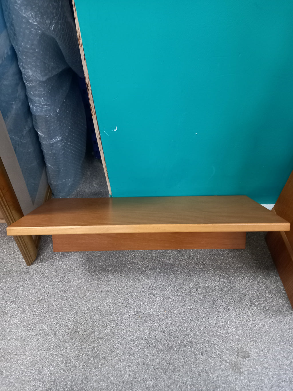 Display Case and Shelving Unit (06082607)
