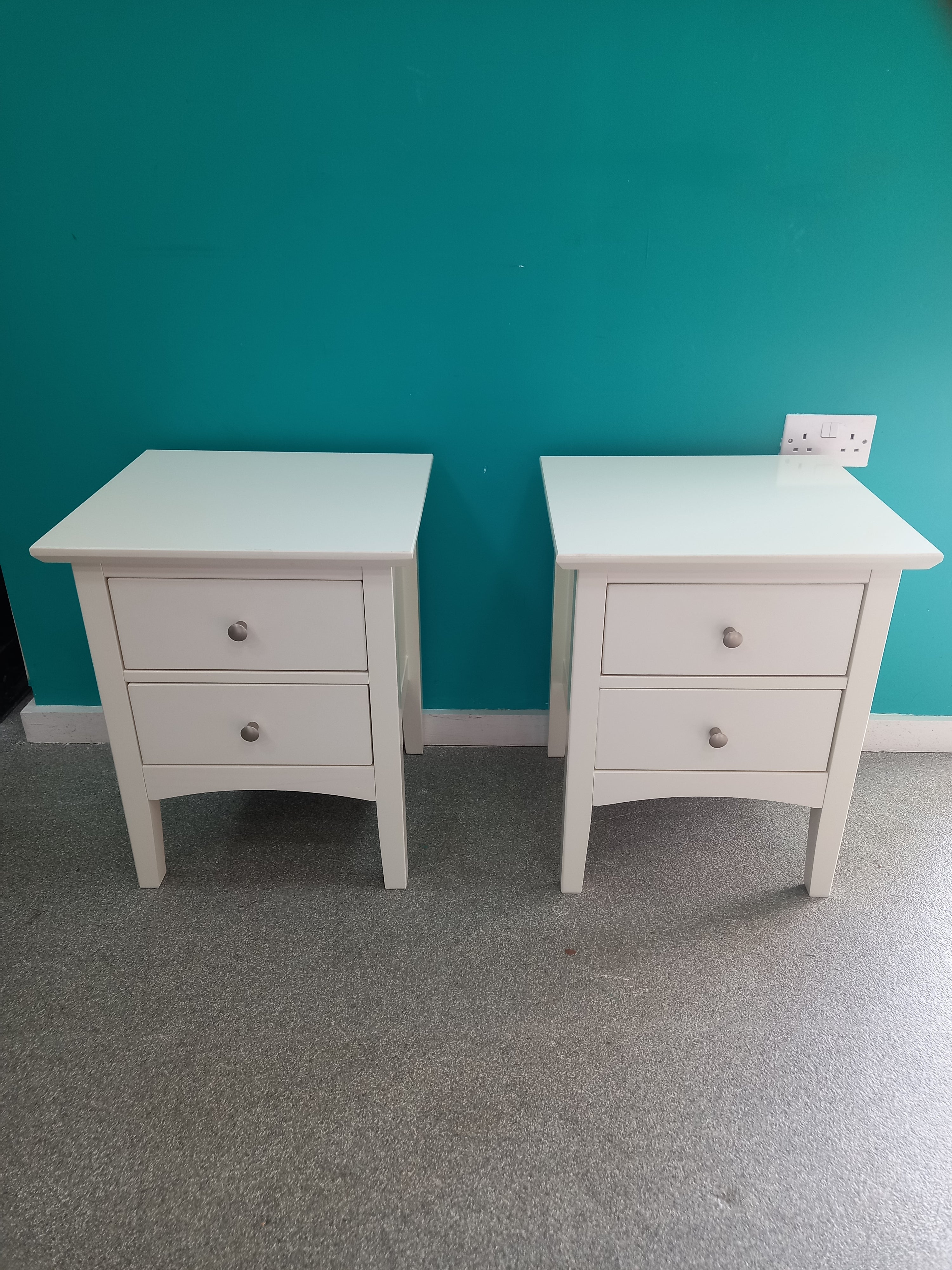 Bedside Tables (01072602)