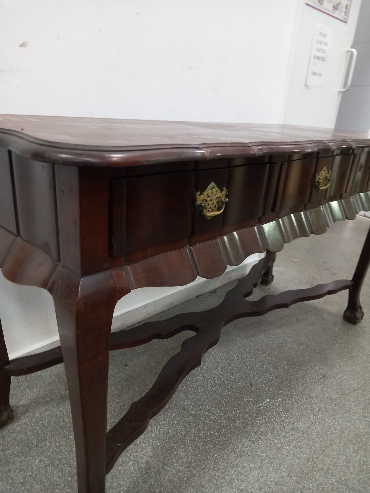 Sideboard Table (130801)