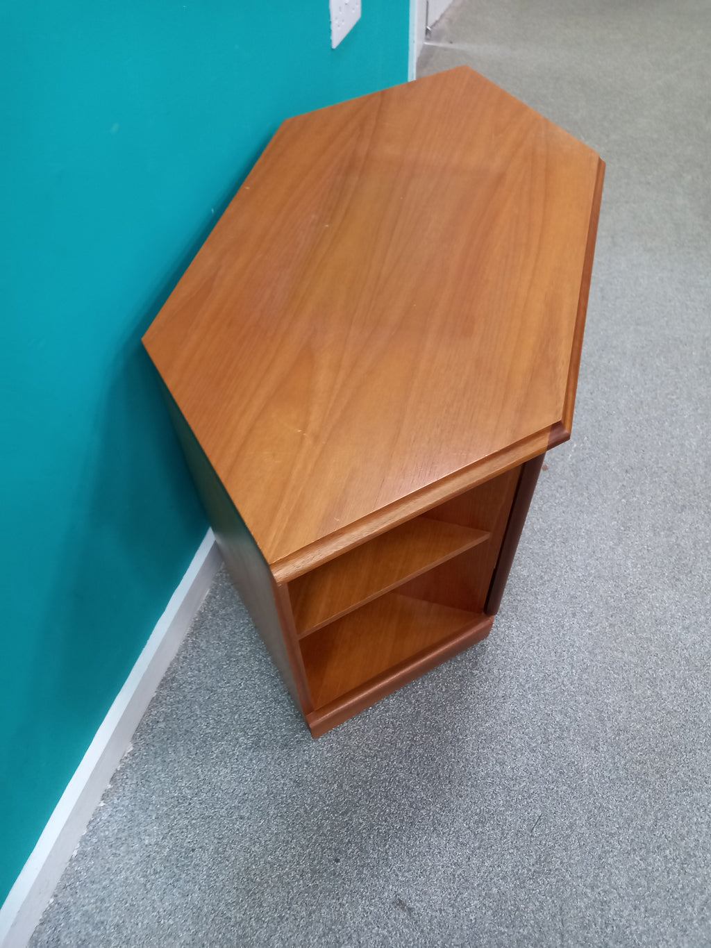 Corner Media unit (29062606)