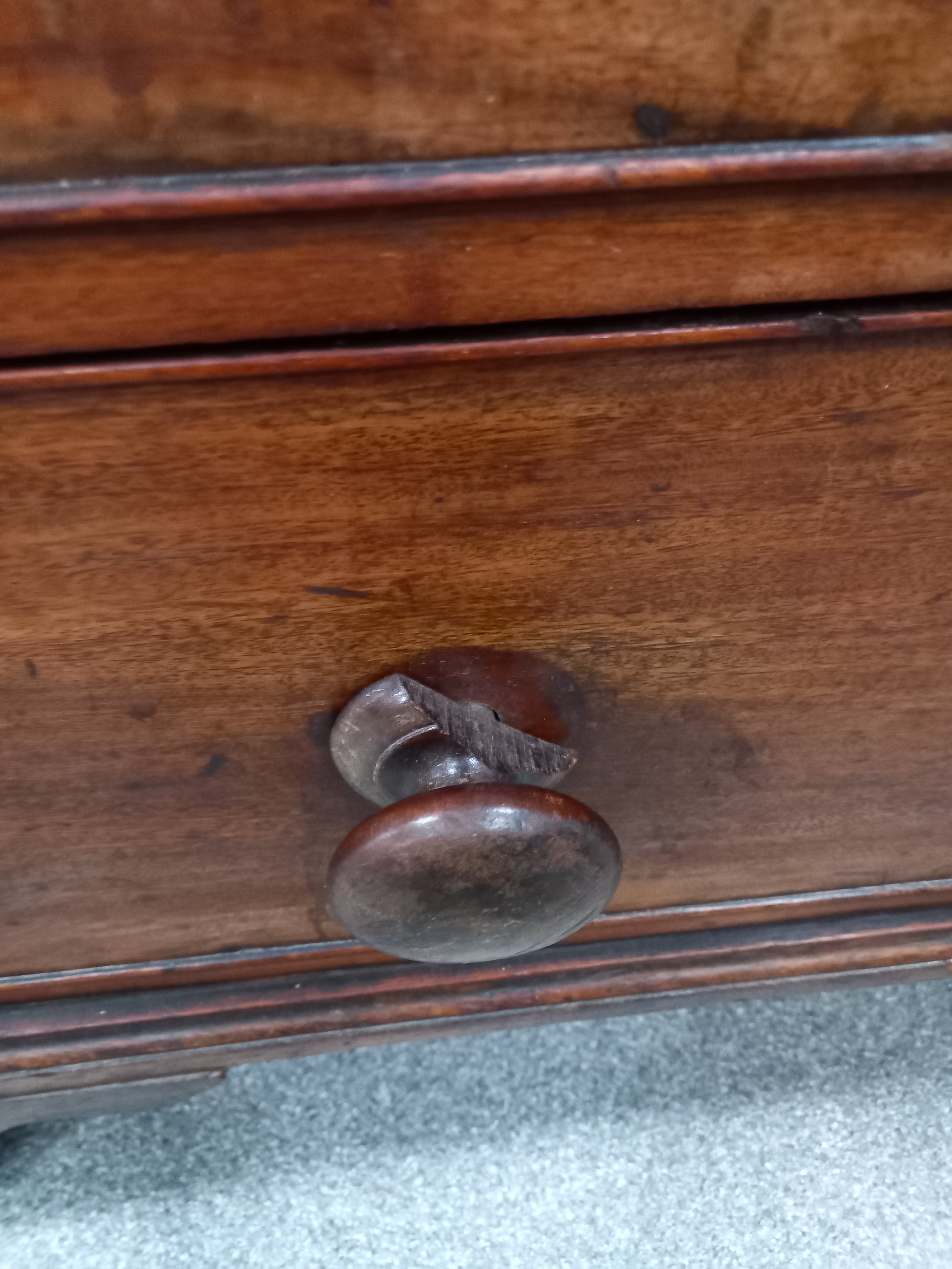 Chest Of Drawers (18052602)