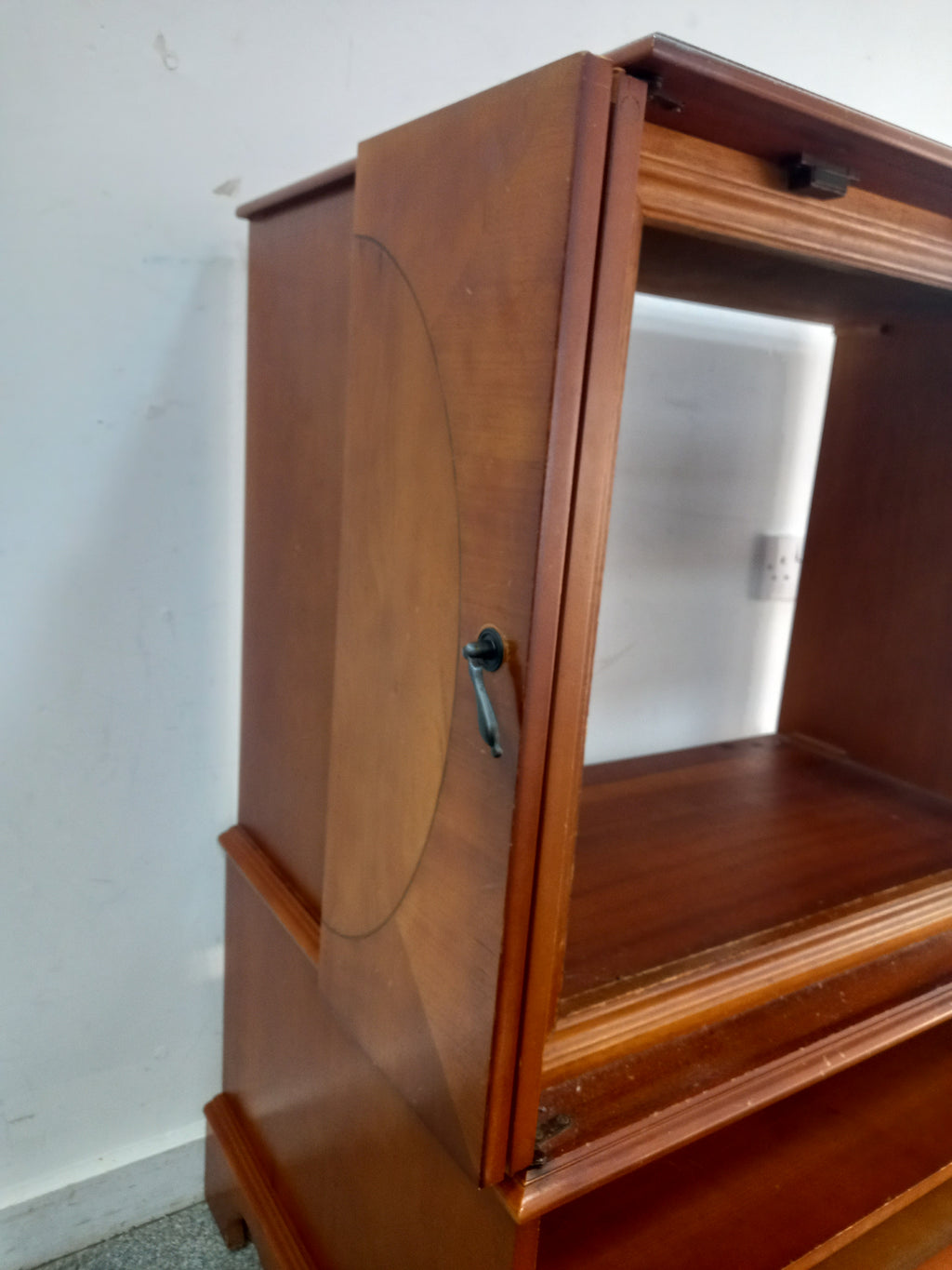 Television Cabinet (17122503)