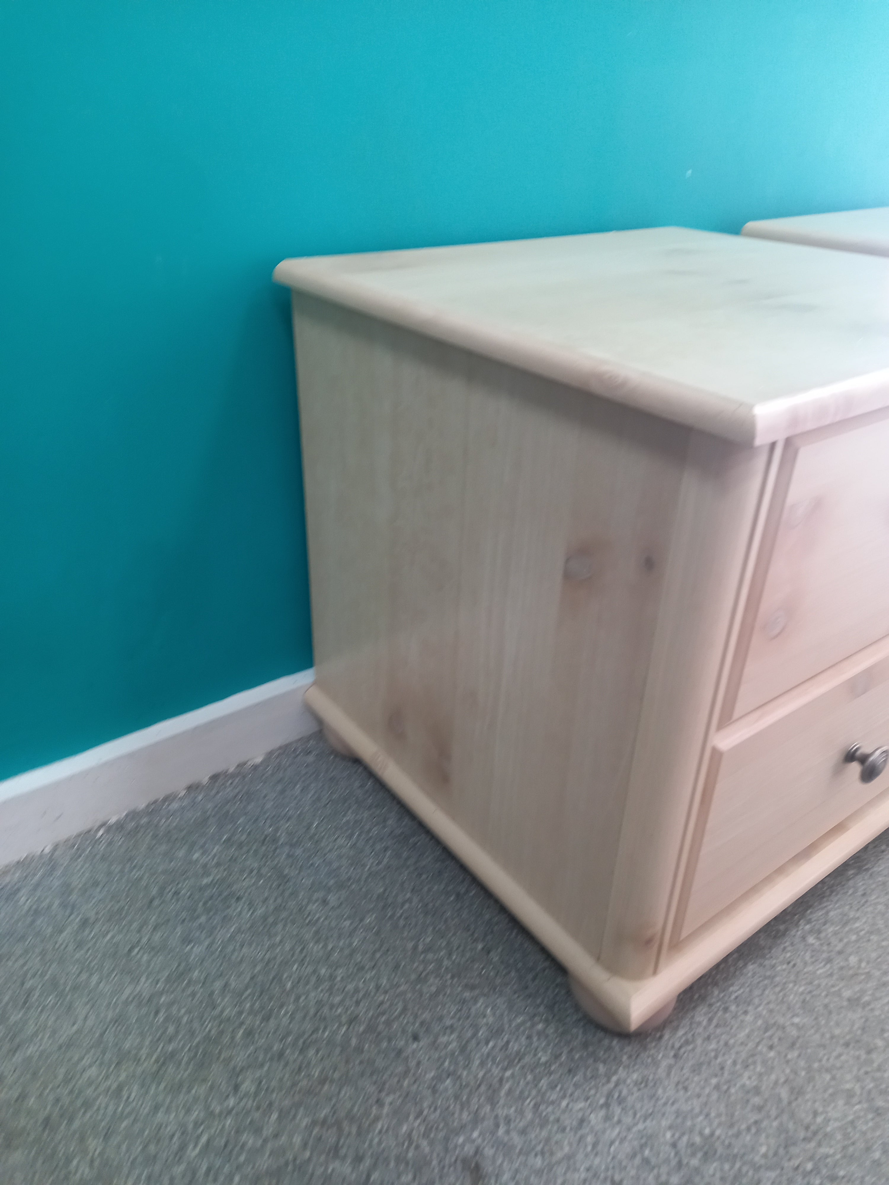 Bedside Tables (01072608) ga3997